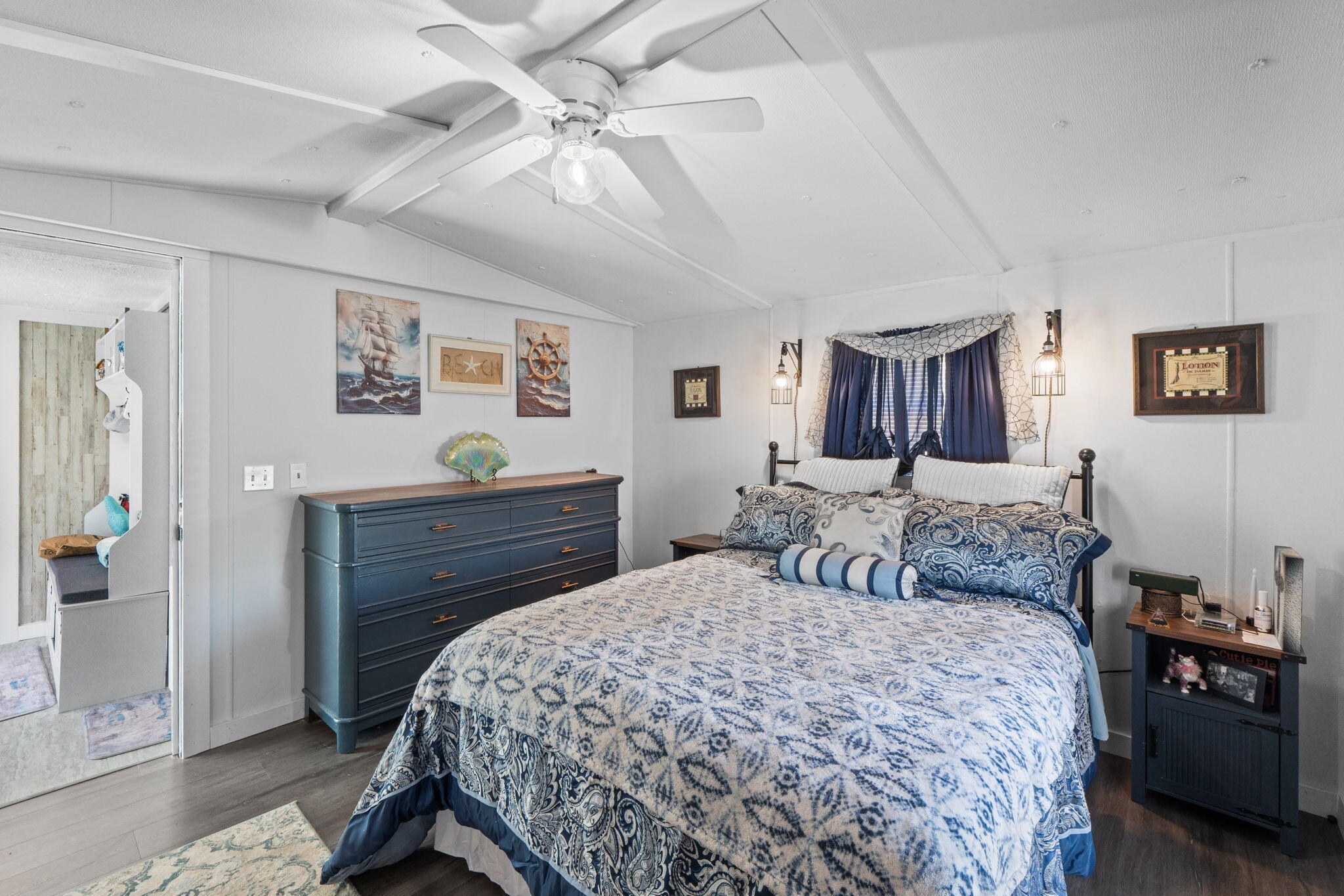 LAGUNA BEACH - Residential