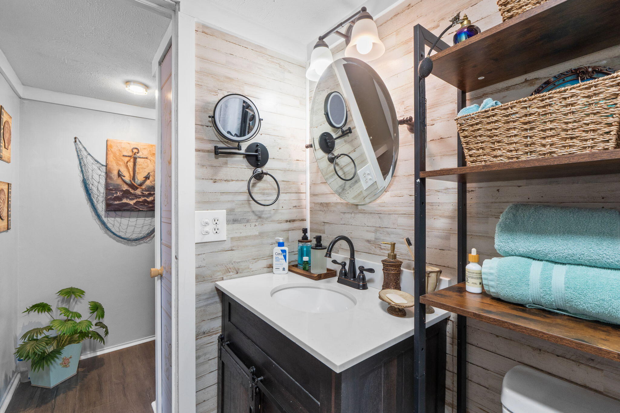 LAGUNA BEACH - Residential