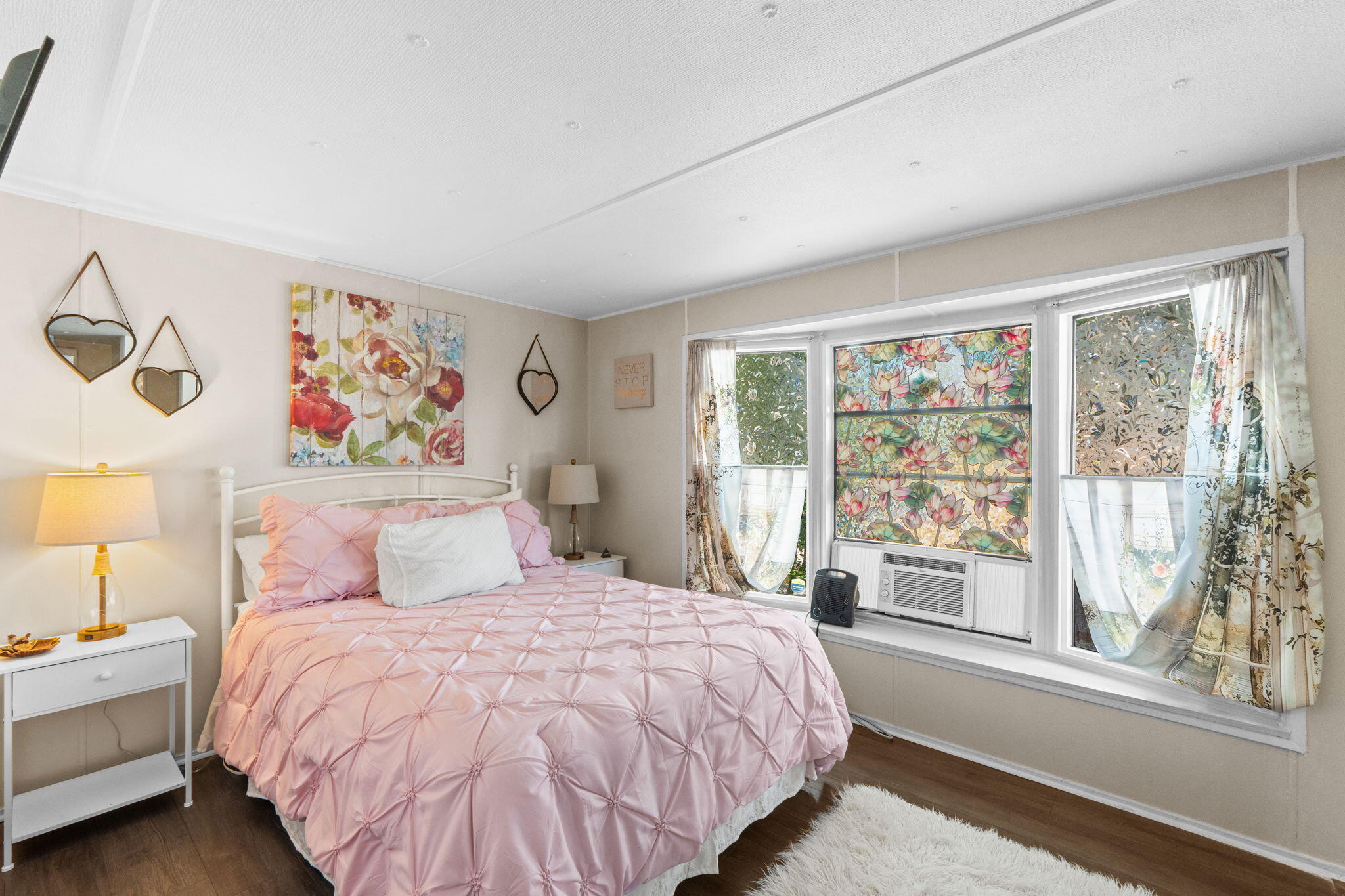 LAGUNA BEACH - Residential