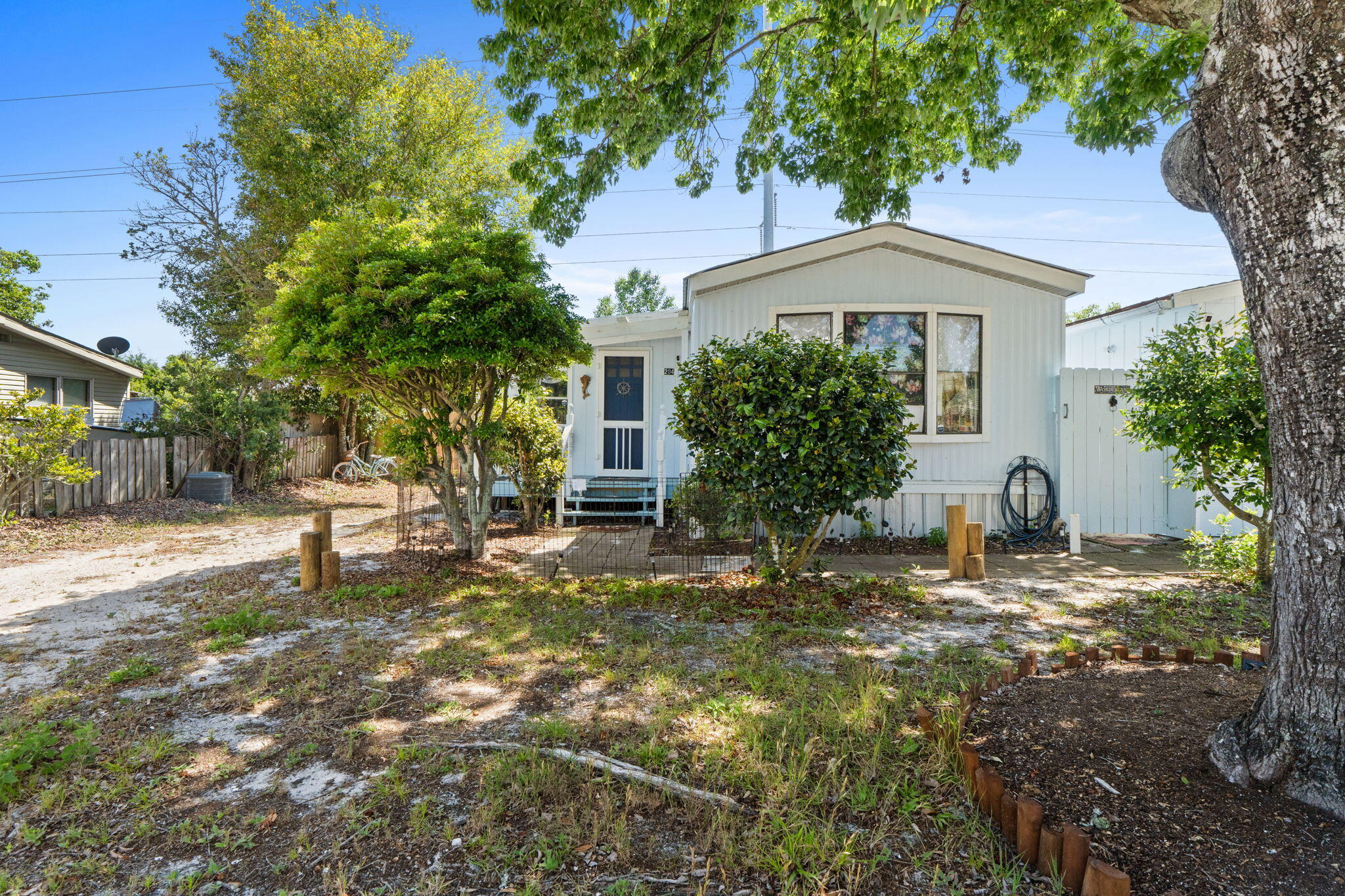 LAGUNA BEACH - Residential