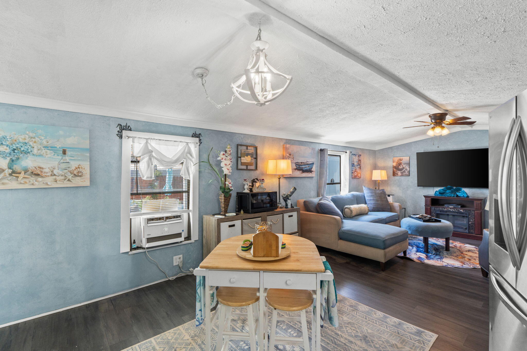 LAGUNA BEACH - Residential