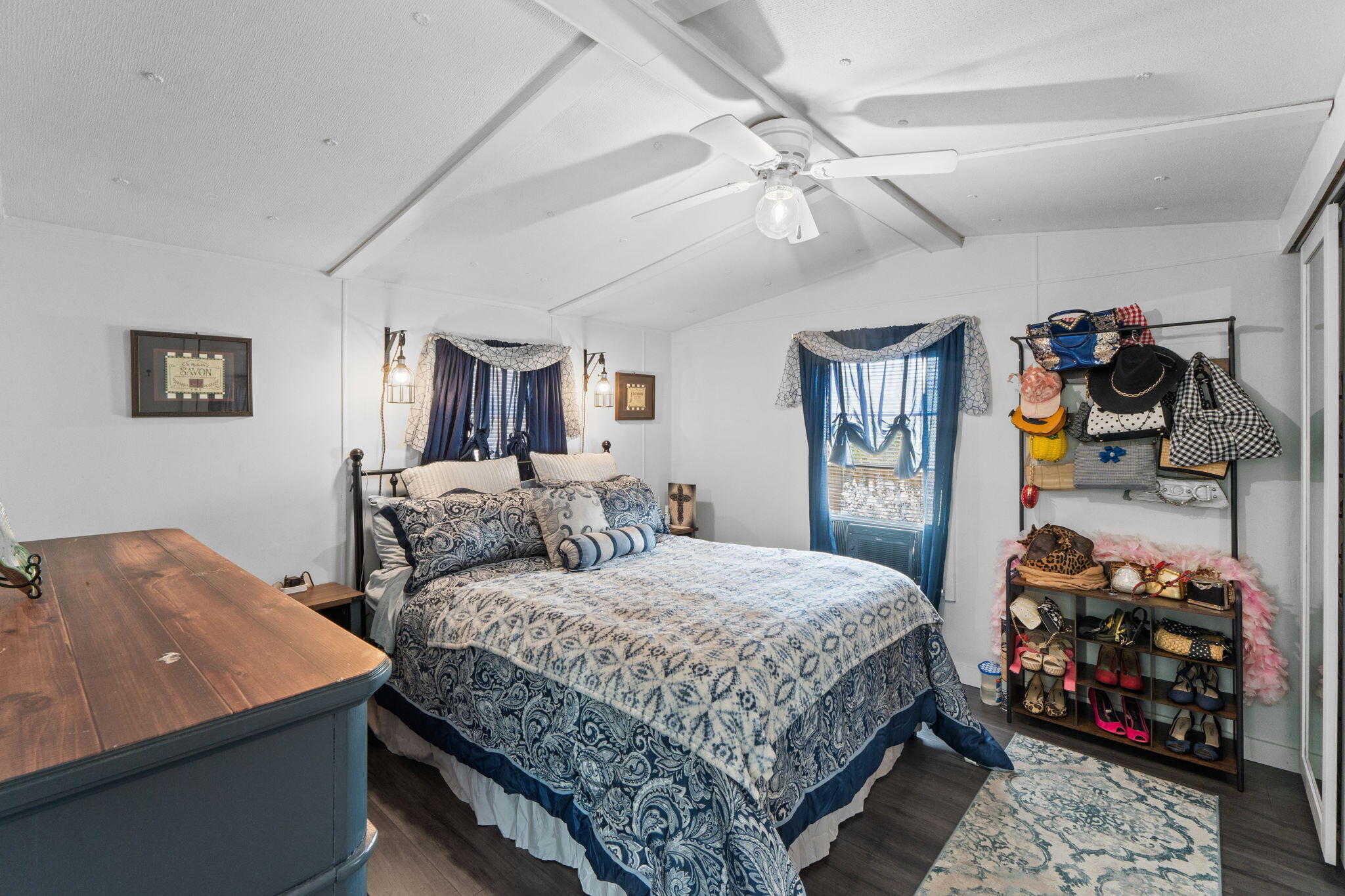 LAGUNA BEACH - Residential