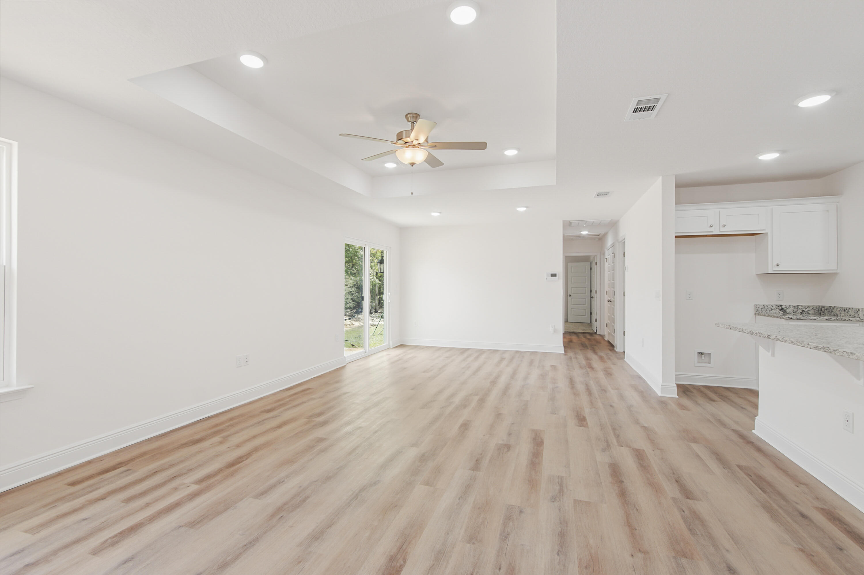 COUNTRY CLUB MANOR EAST - Residential