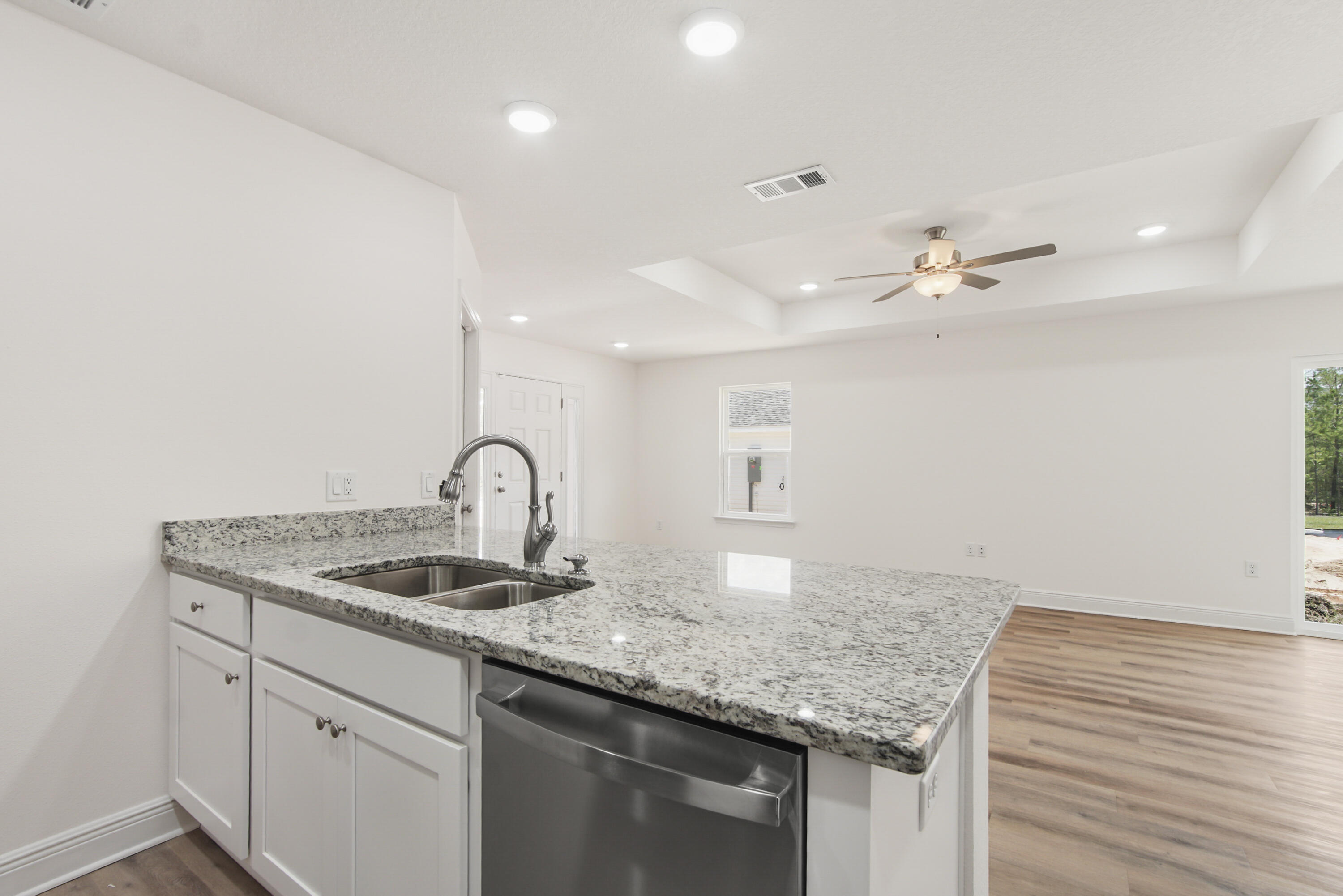 COUNTRY CLUB MANOR EAST - Residential