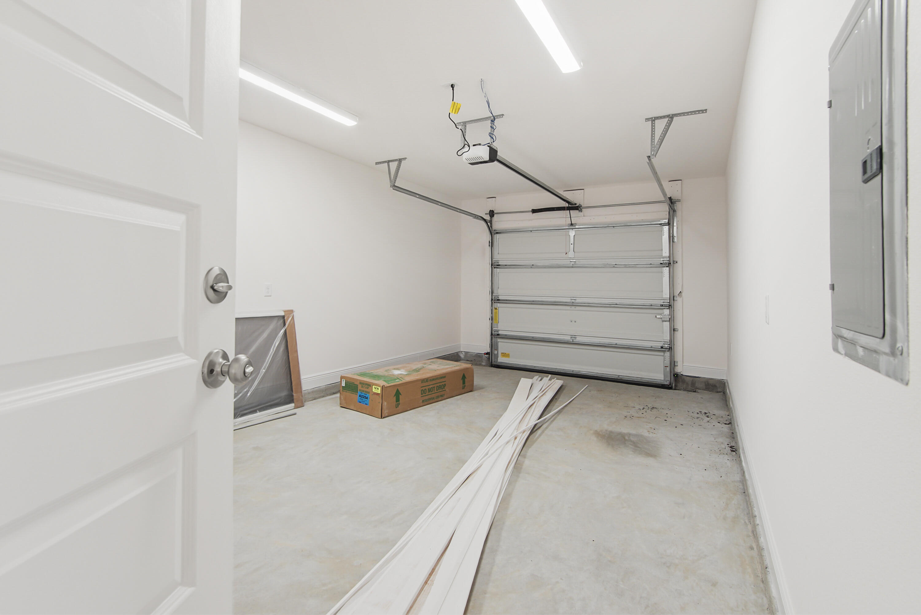 COUNTRY CLUB MANOR EAST - Residential