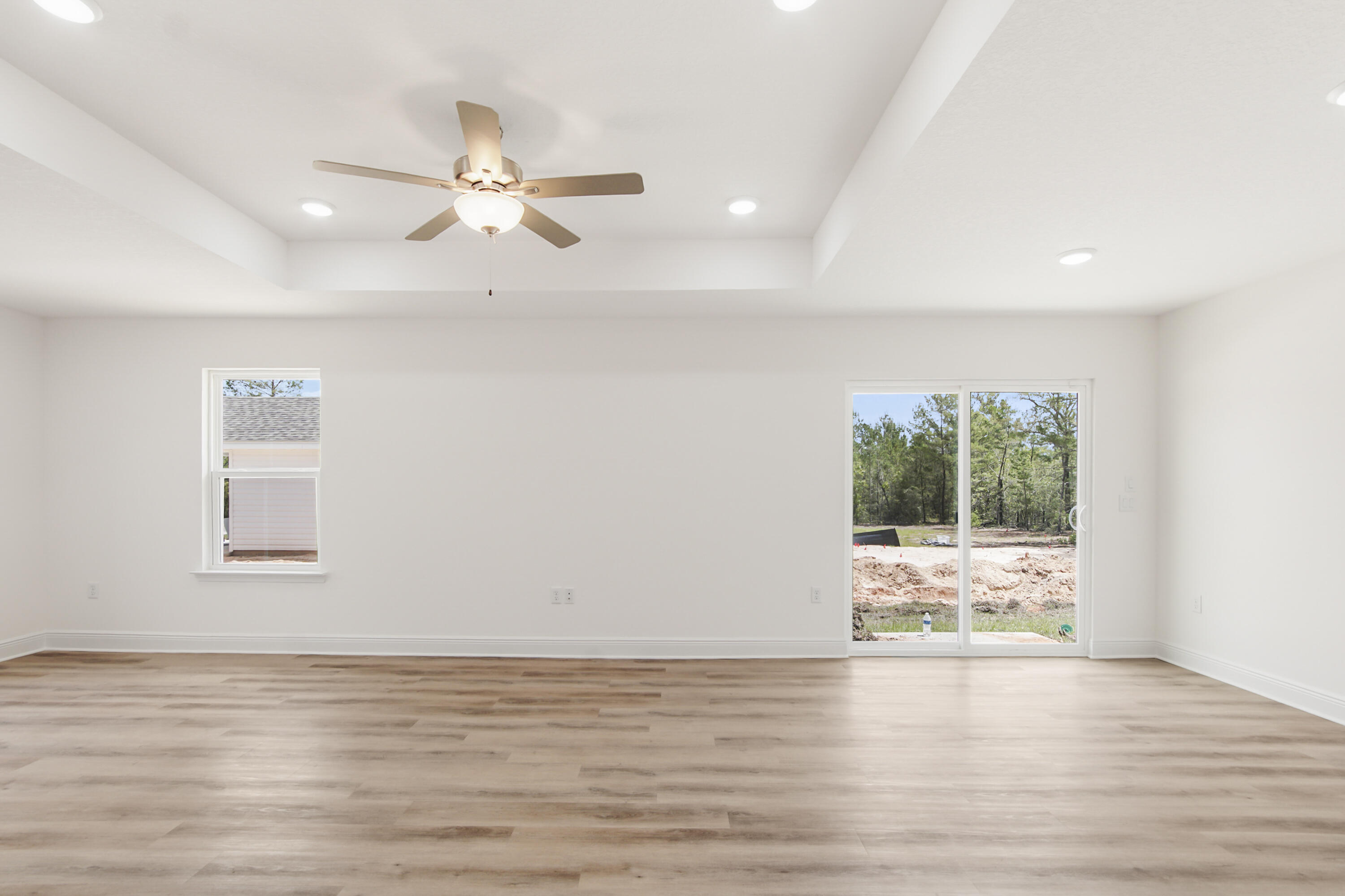 COUNTRY CLUB MANOR EAST - Residential