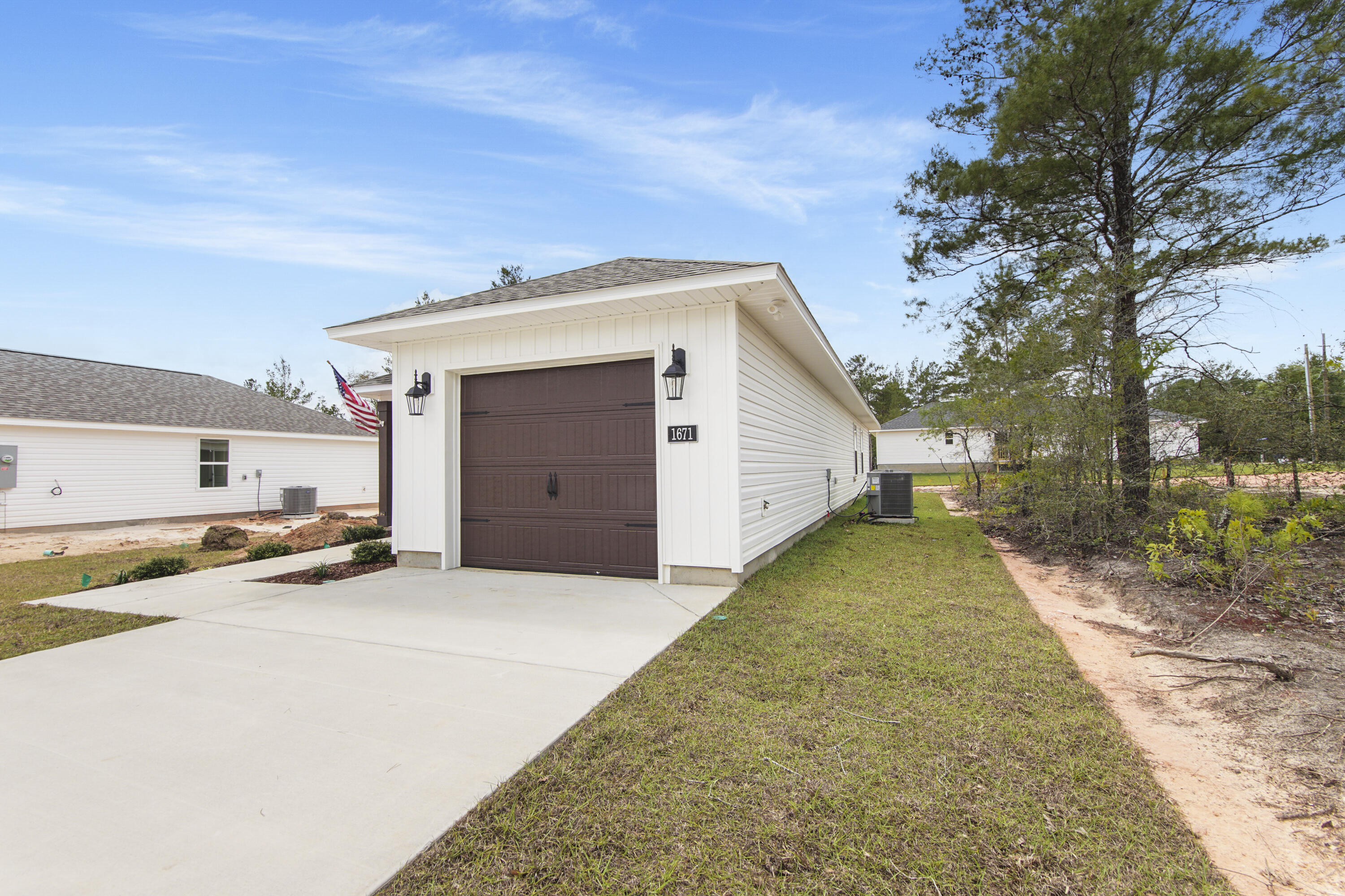 COUNTRY CLUB MANOR EAST - Residential