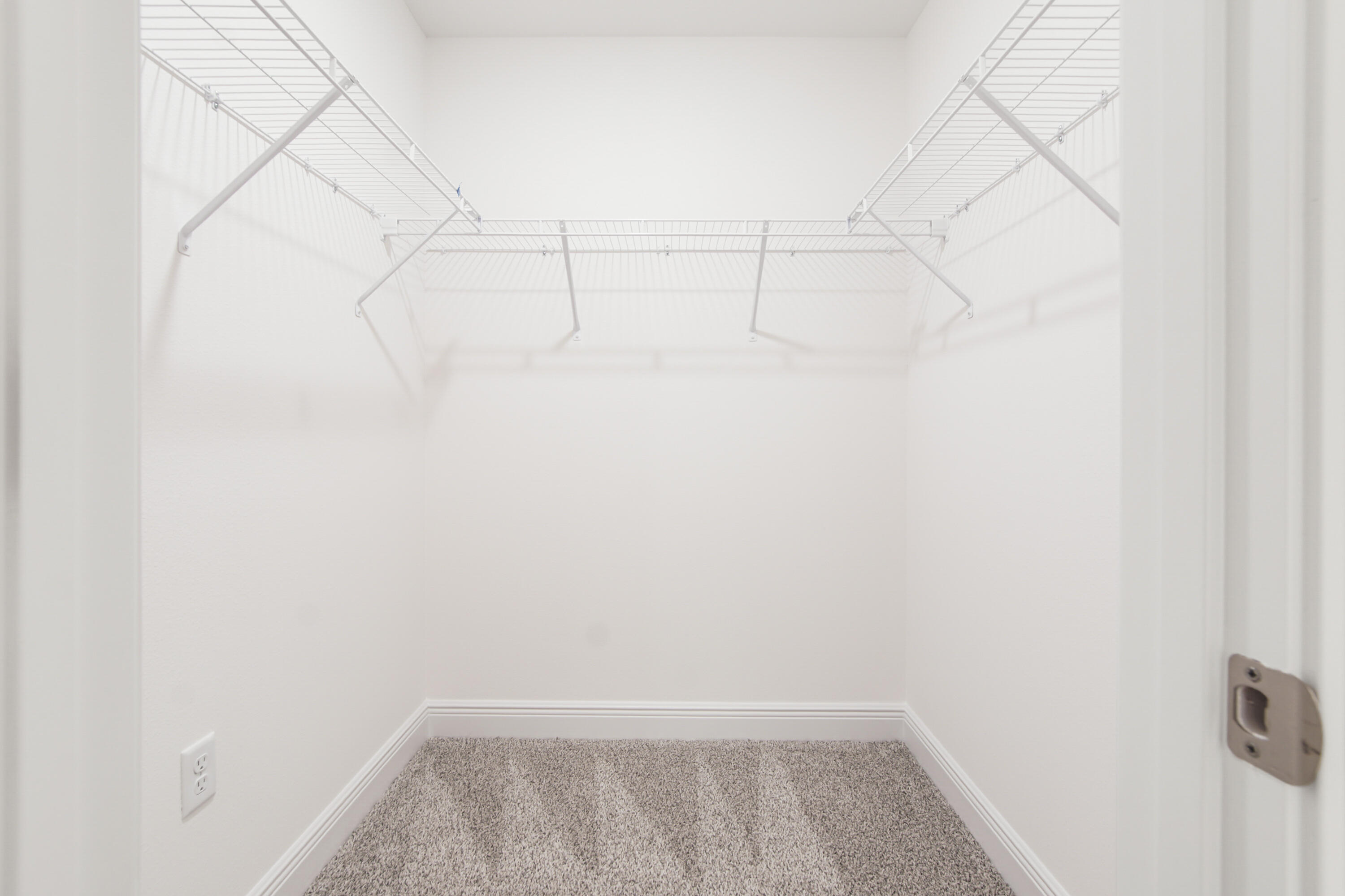 COUNTRY CLUB MANOR EAST - Residential