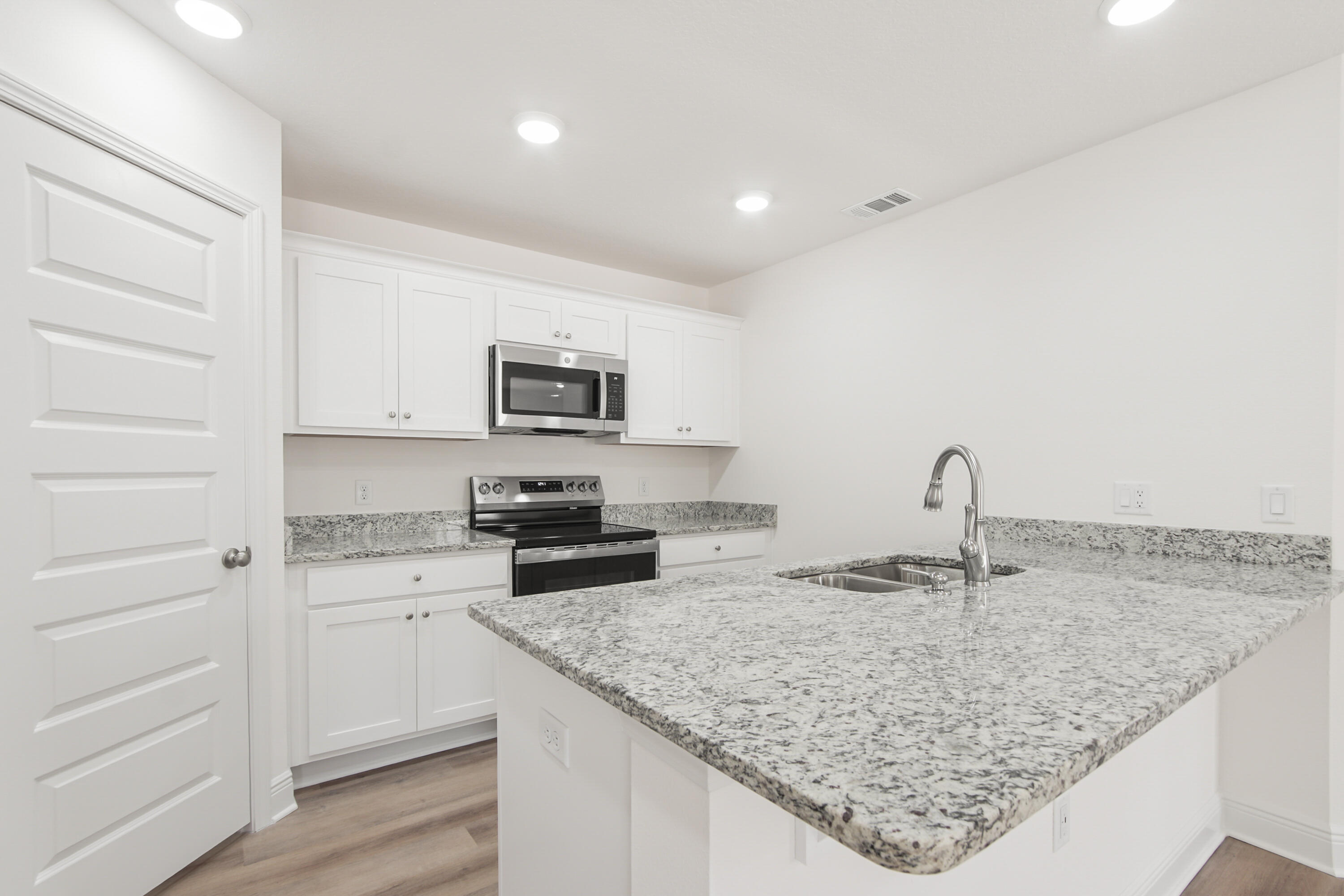 COUNTRY CLUB MANOR EAST - Residential