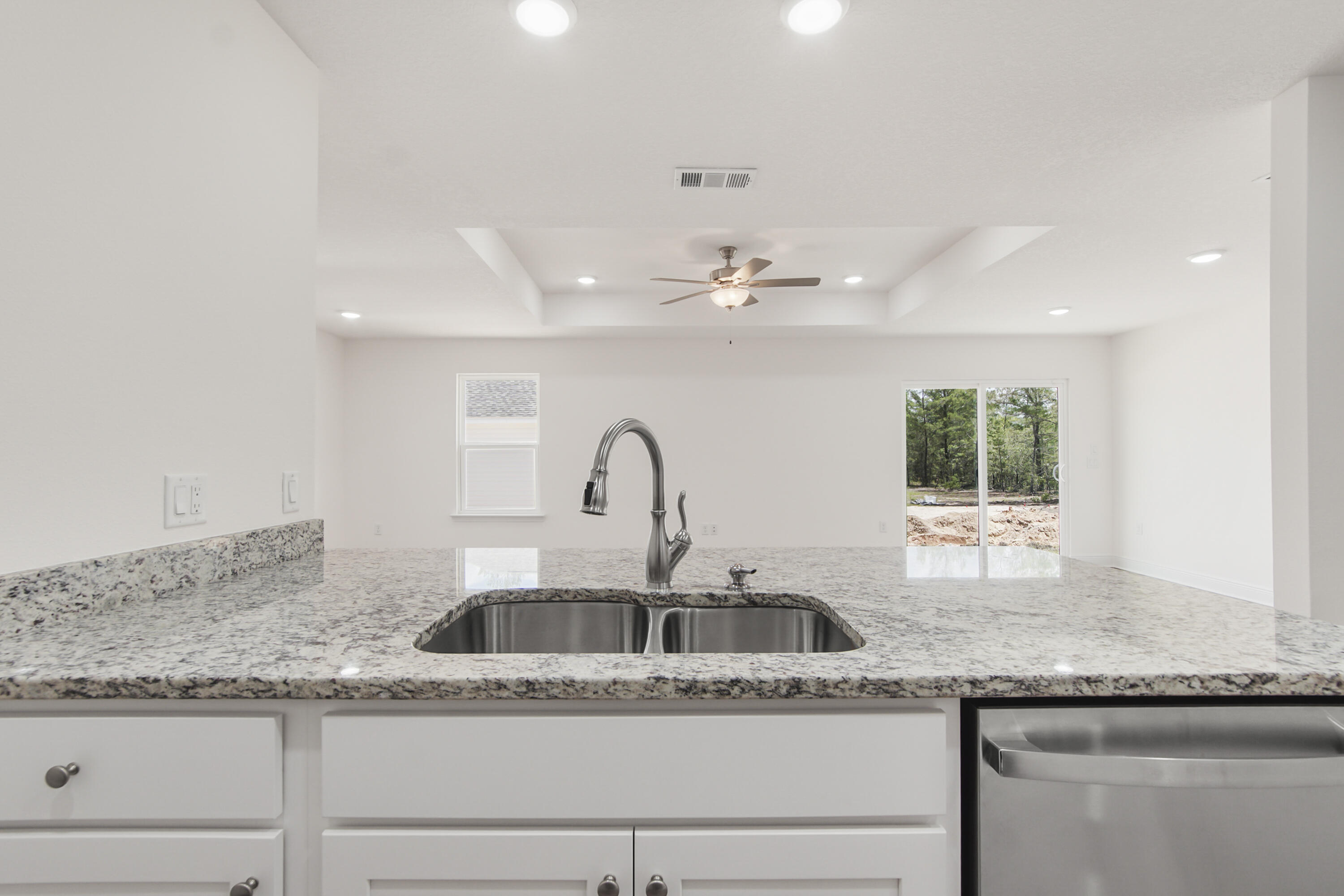 COUNTRY CLUB MANOR EAST - Residential