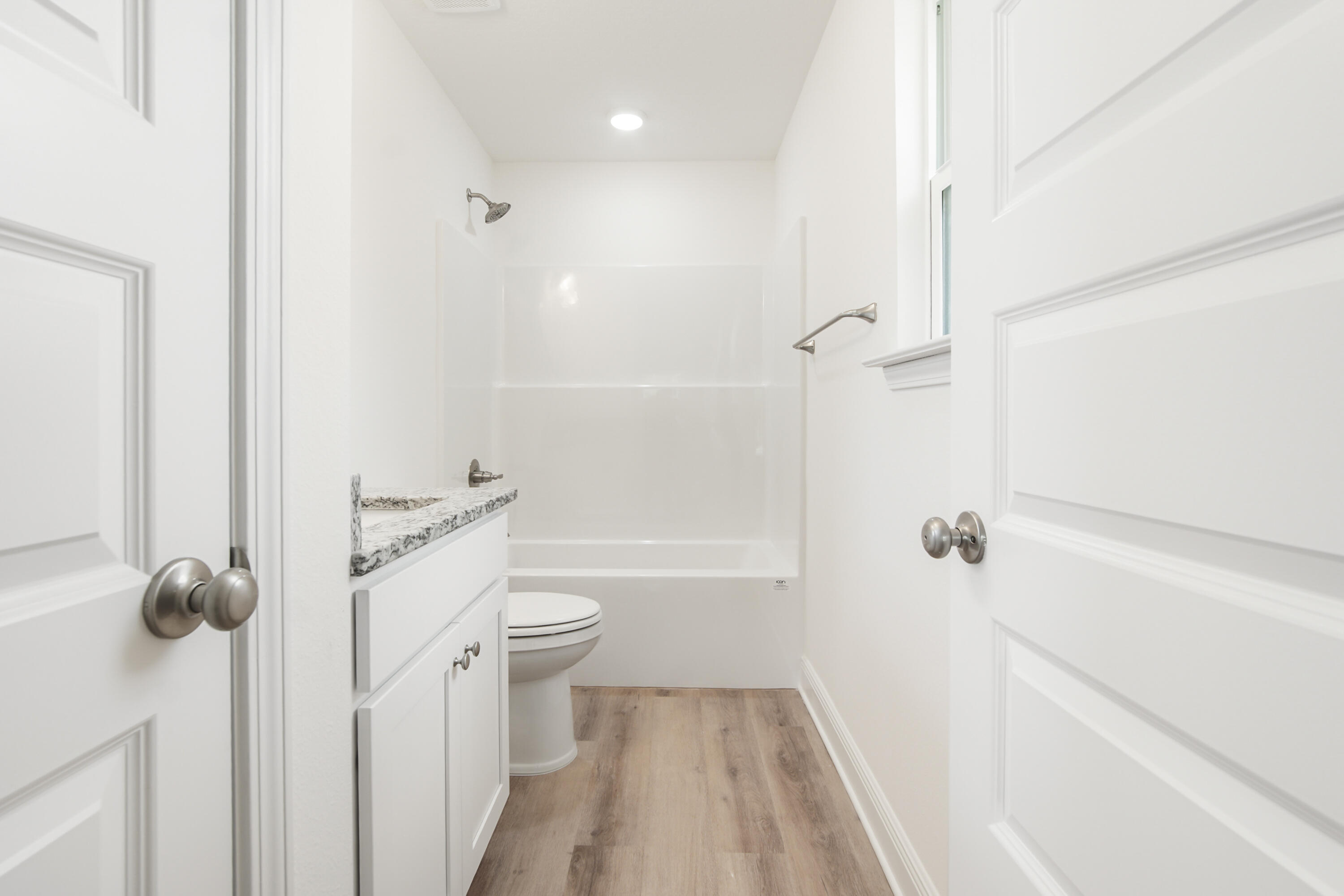 COUNTRY CLUB MANOR EAST - Residential