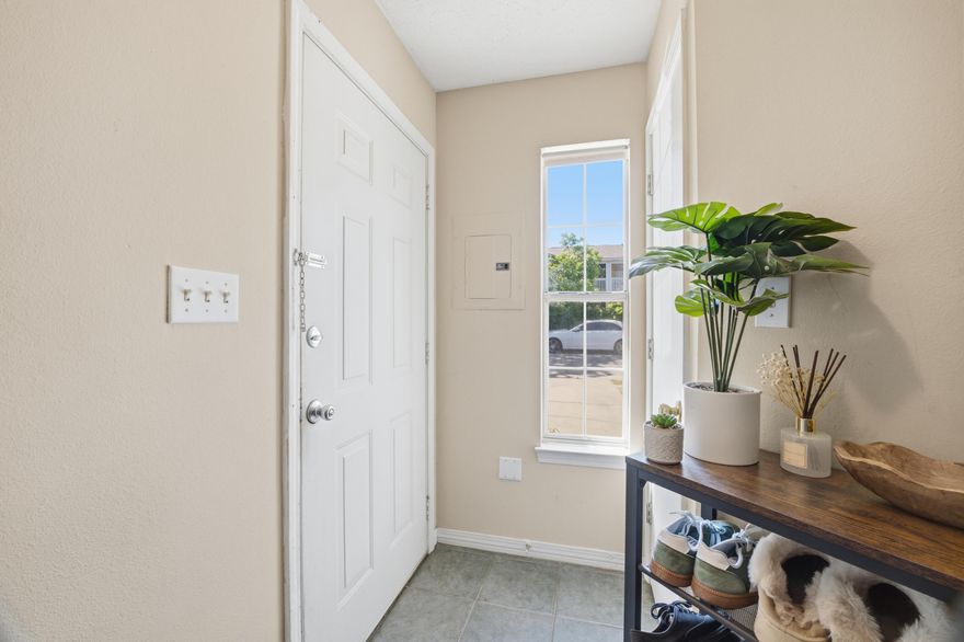 Great opportunity for buyers seeking a 2BR/2BA in the heart of Fort Walton Beach! This centrally located townhome is just minutes from Eglin Air Force Base and the stunning white-sand beaches of the Emerald Coast. Conveniently close to military bases, schools, shopping, and dining. Features a spacious kitchen overlooking a large living area, perfect for everyday living and entertaining. Step outside to a private, fenced backyard, ideal for relaxing or grilling. Don't miss this one, schedule your showing today!