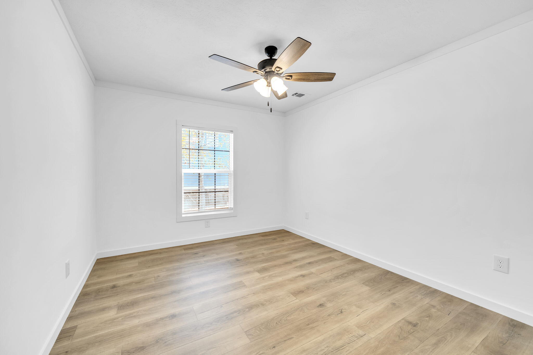 MAGNOLIA BEACH - Residential