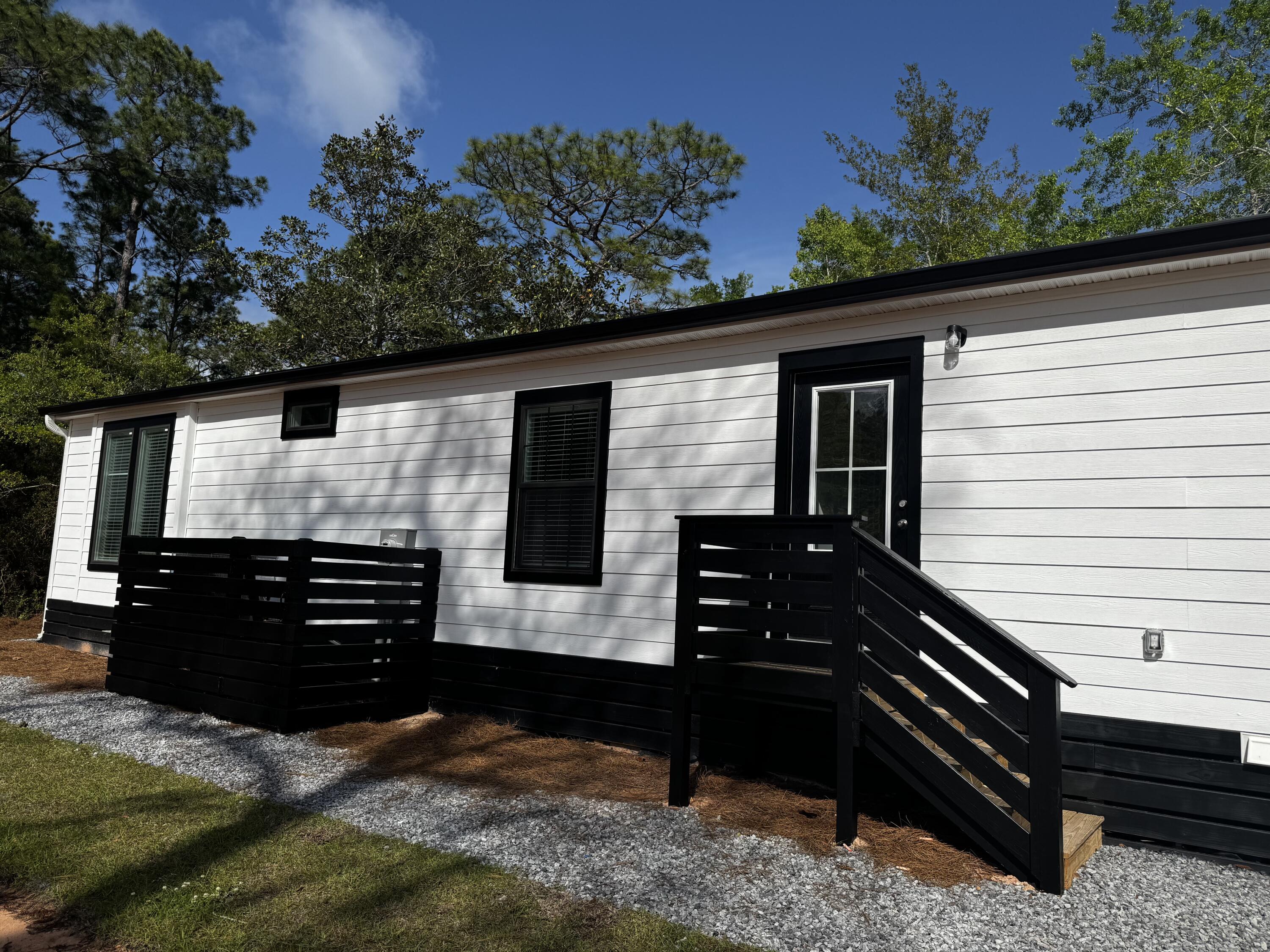 MAGNOLIA BEACH - Residential