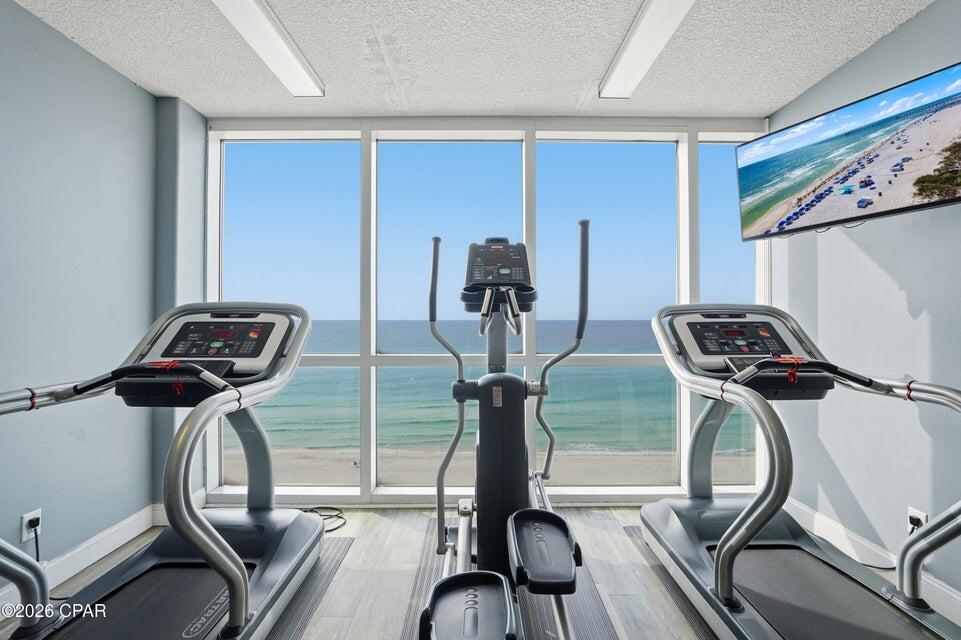 TROPIC WINDS - Residential