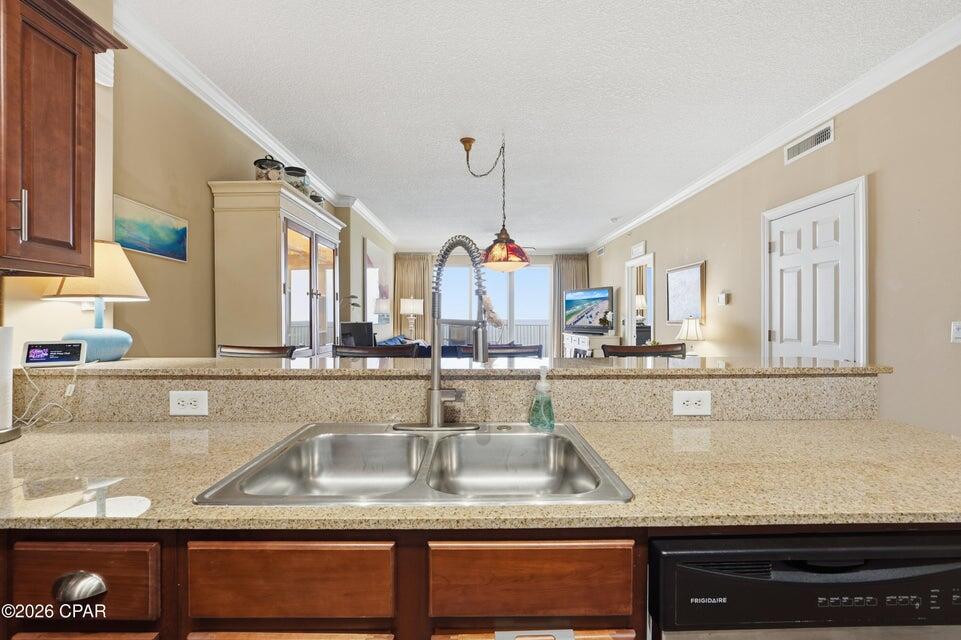 TROPIC WINDS - Residential