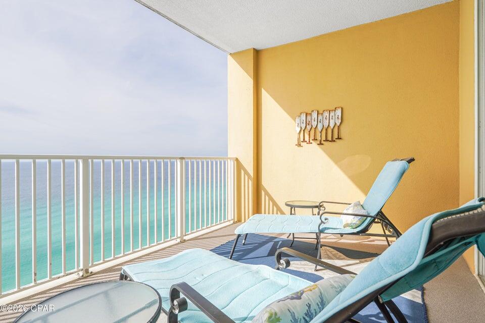 TROPIC WINDS - Residential