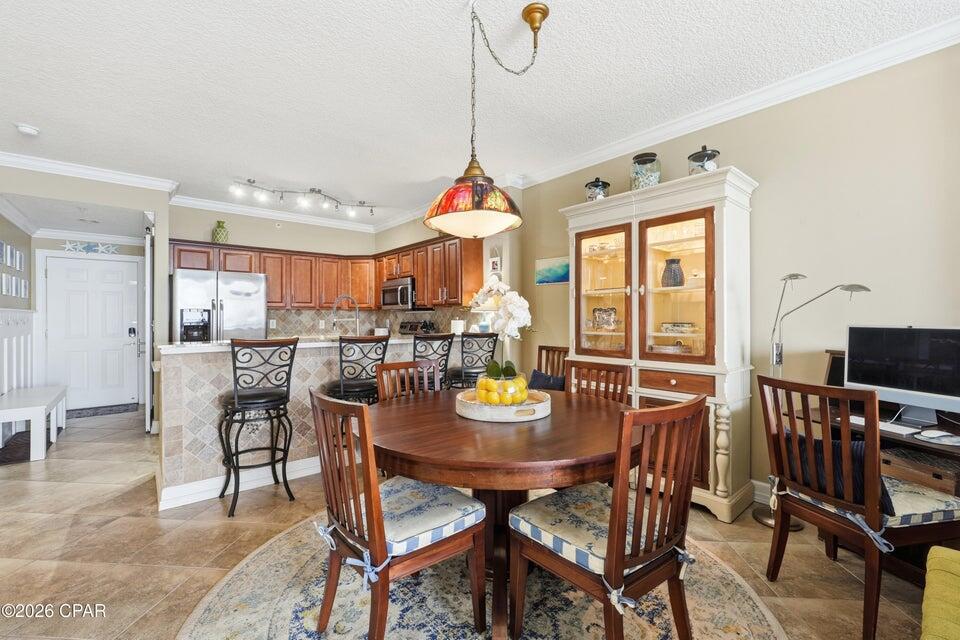 TROPIC WINDS - Residential