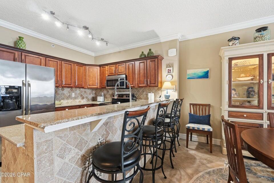 TROPIC WINDS - Residential