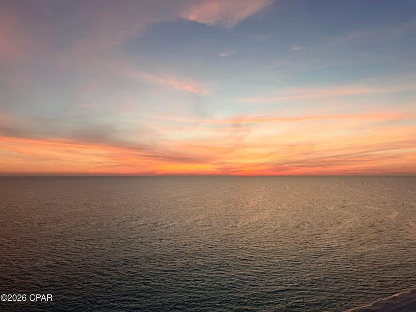 TROPIC WINDS - Residential