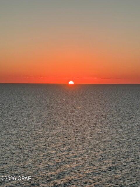 TROPIC WINDS - Residential