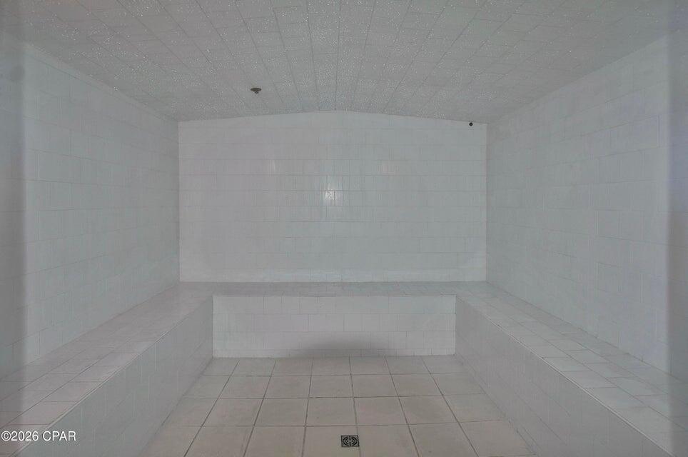 TROPIC WINDS - Residential