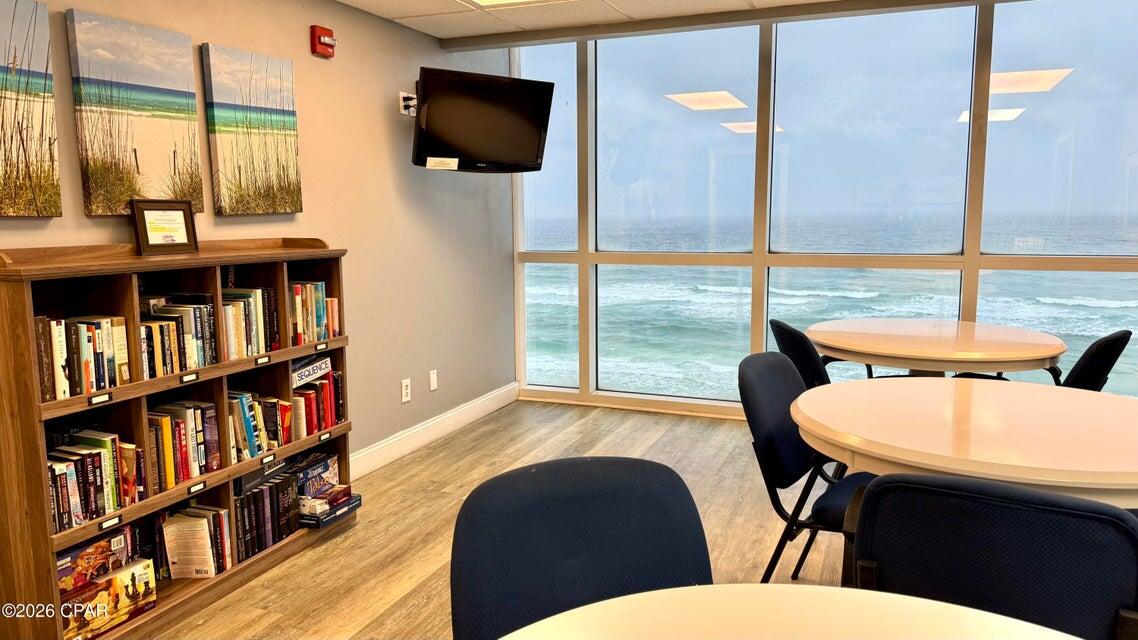 TROPIC WINDS - Residential