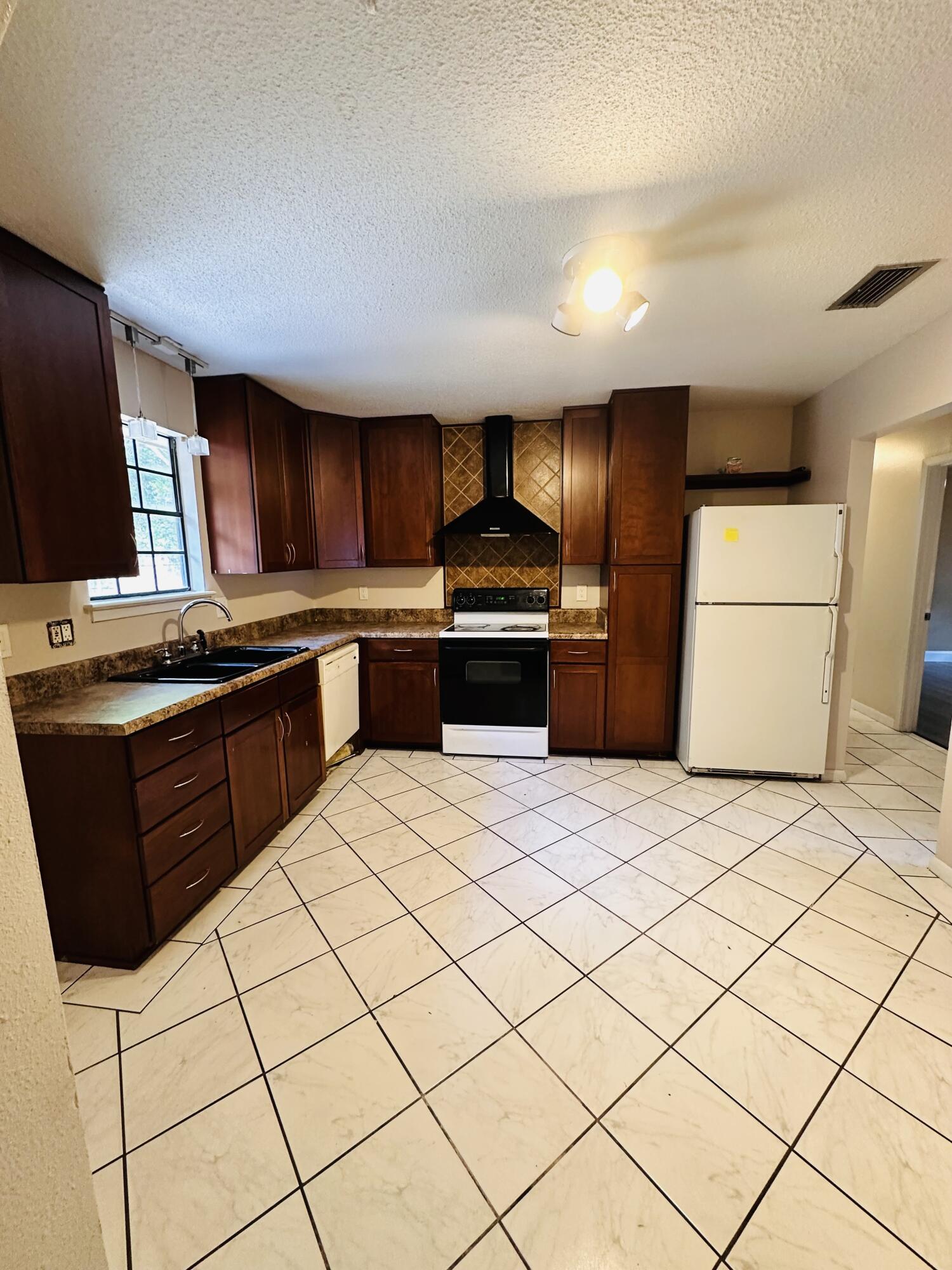 SEA HILLS 2ND - Residential