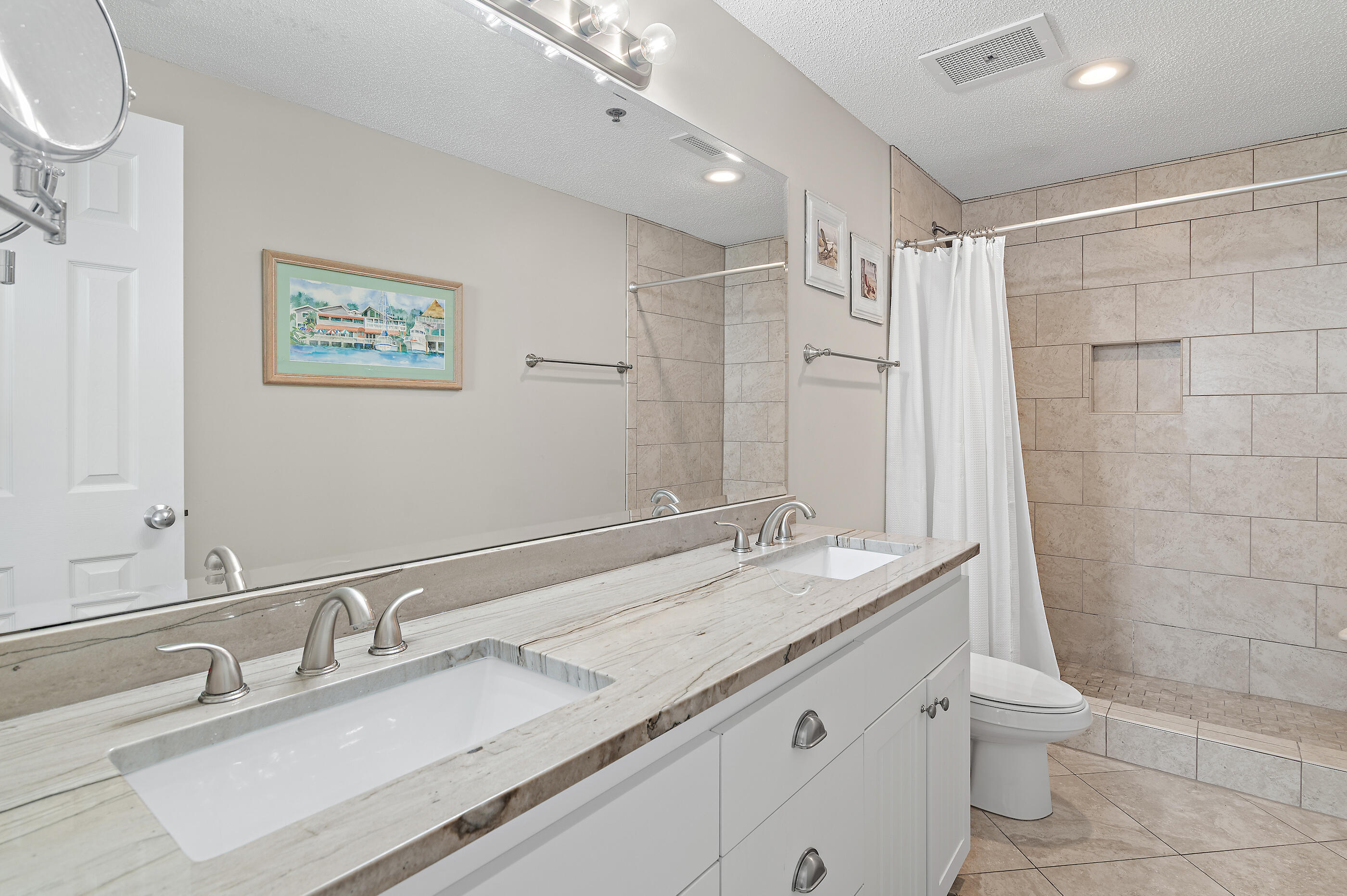 LEEWARD KEY - Residential