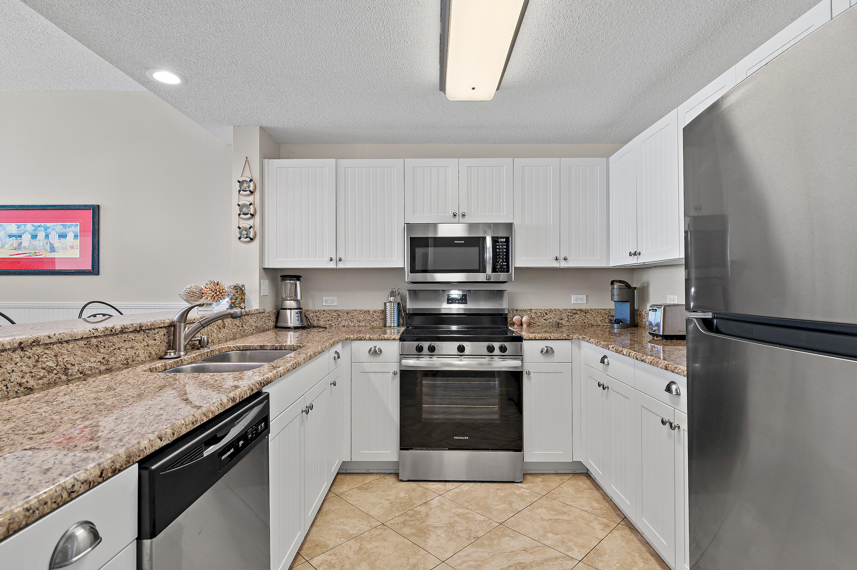 LEEWARD KEY - Residential