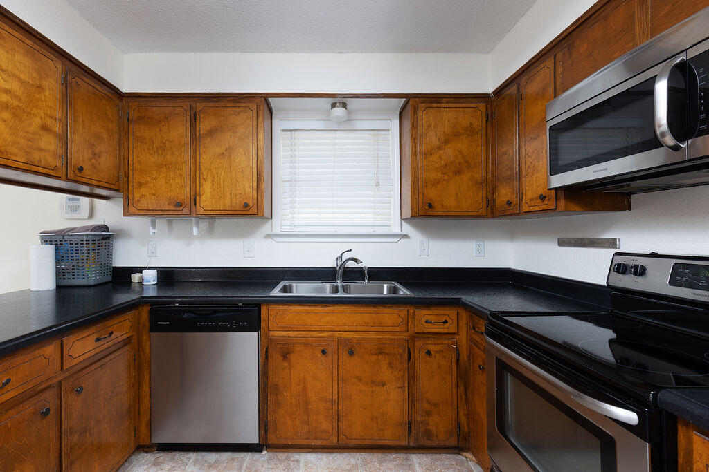 WELLINGTON FOREST - Residential