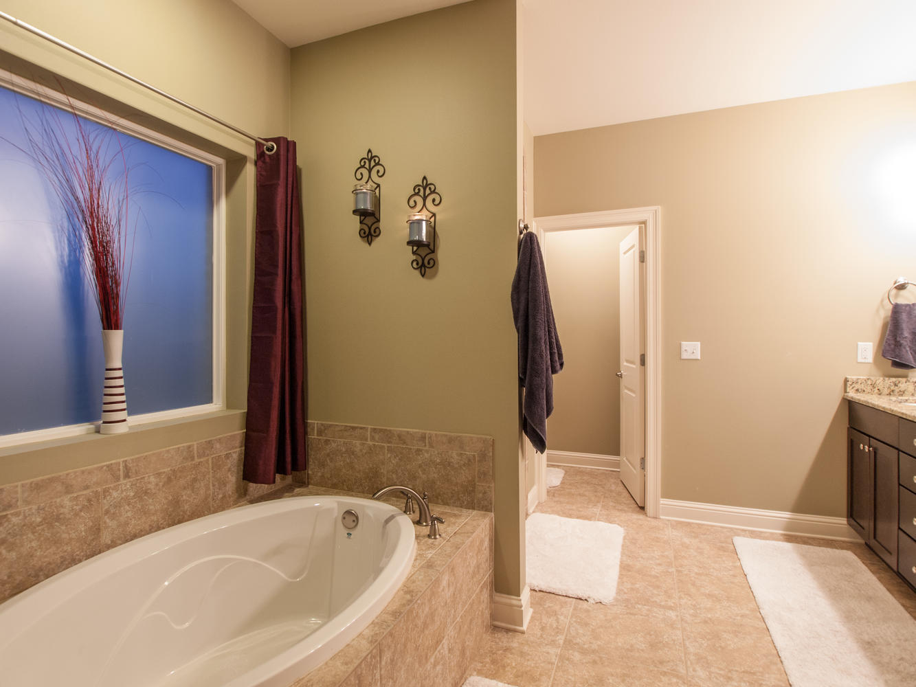 HAWK'S LANDING - Residential