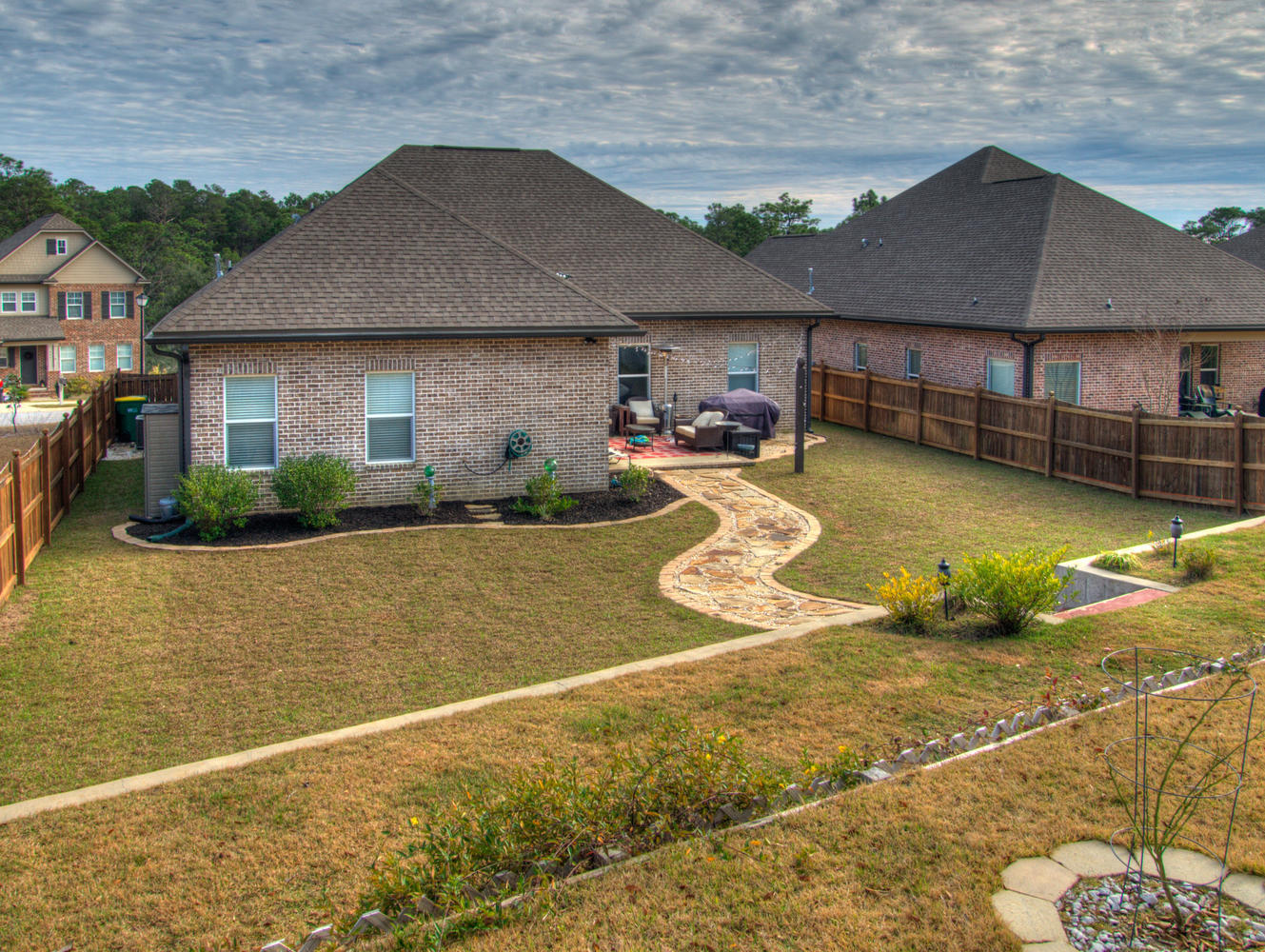 HAWK'S LANDING - Residential