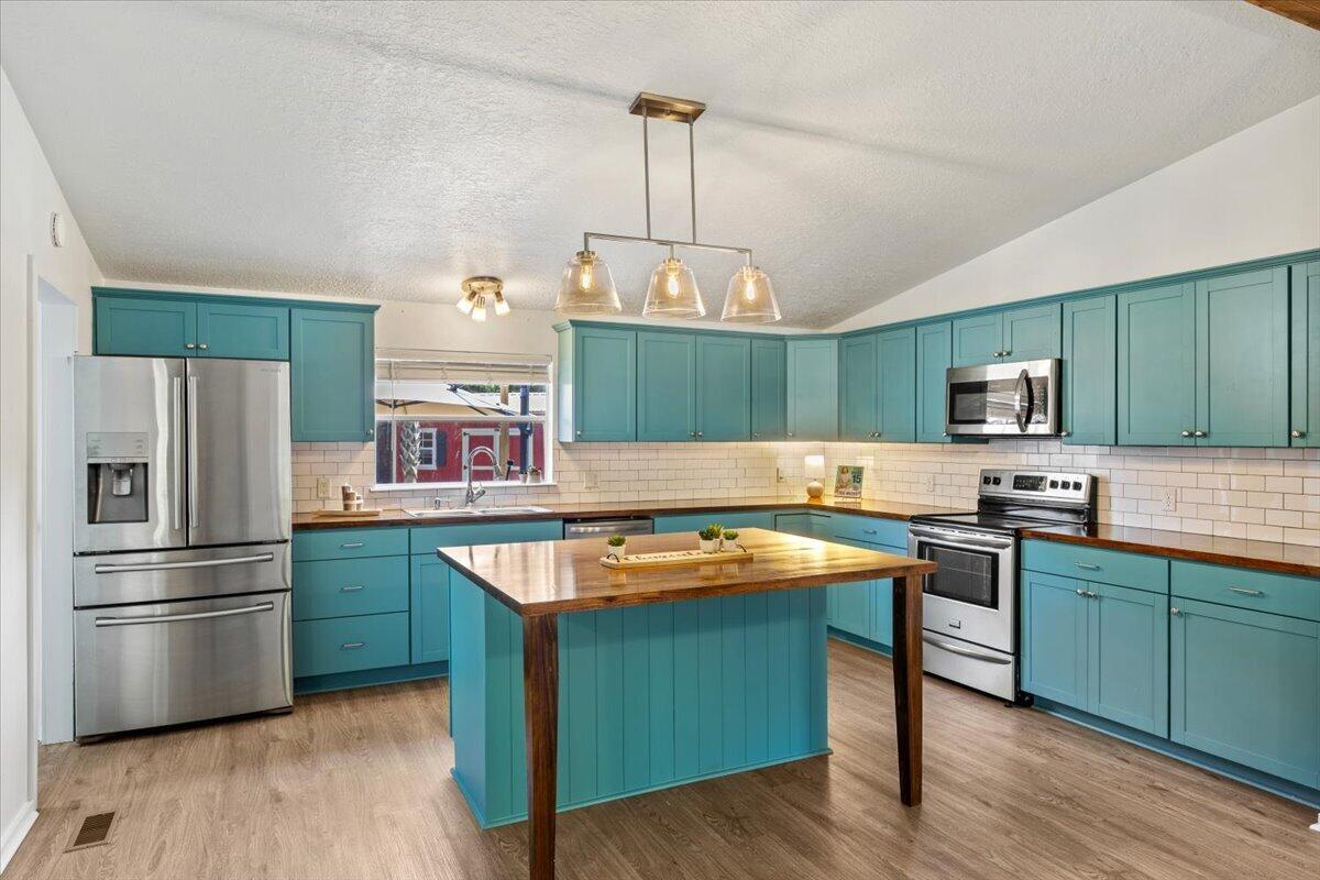 3002 Crittenden Drive