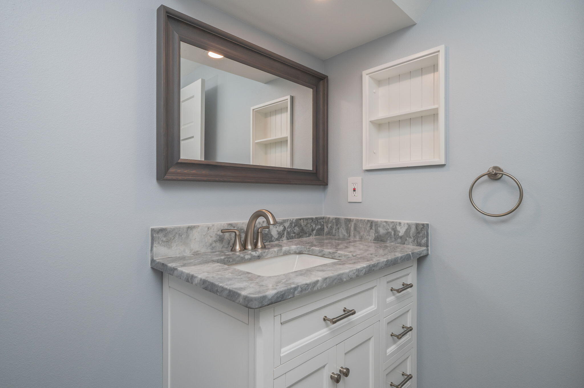 WOODLAND SHORES - Residential