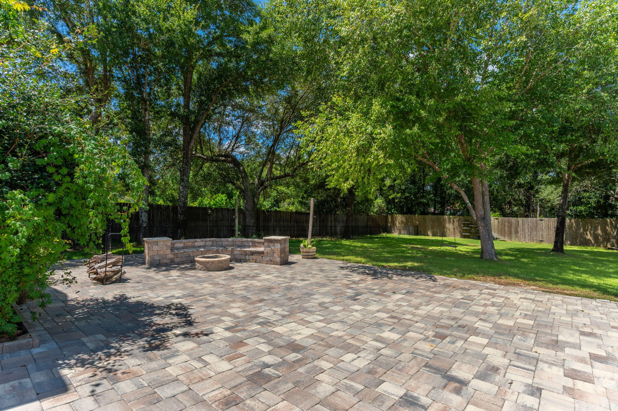 WOODLAND SHORES - Residential