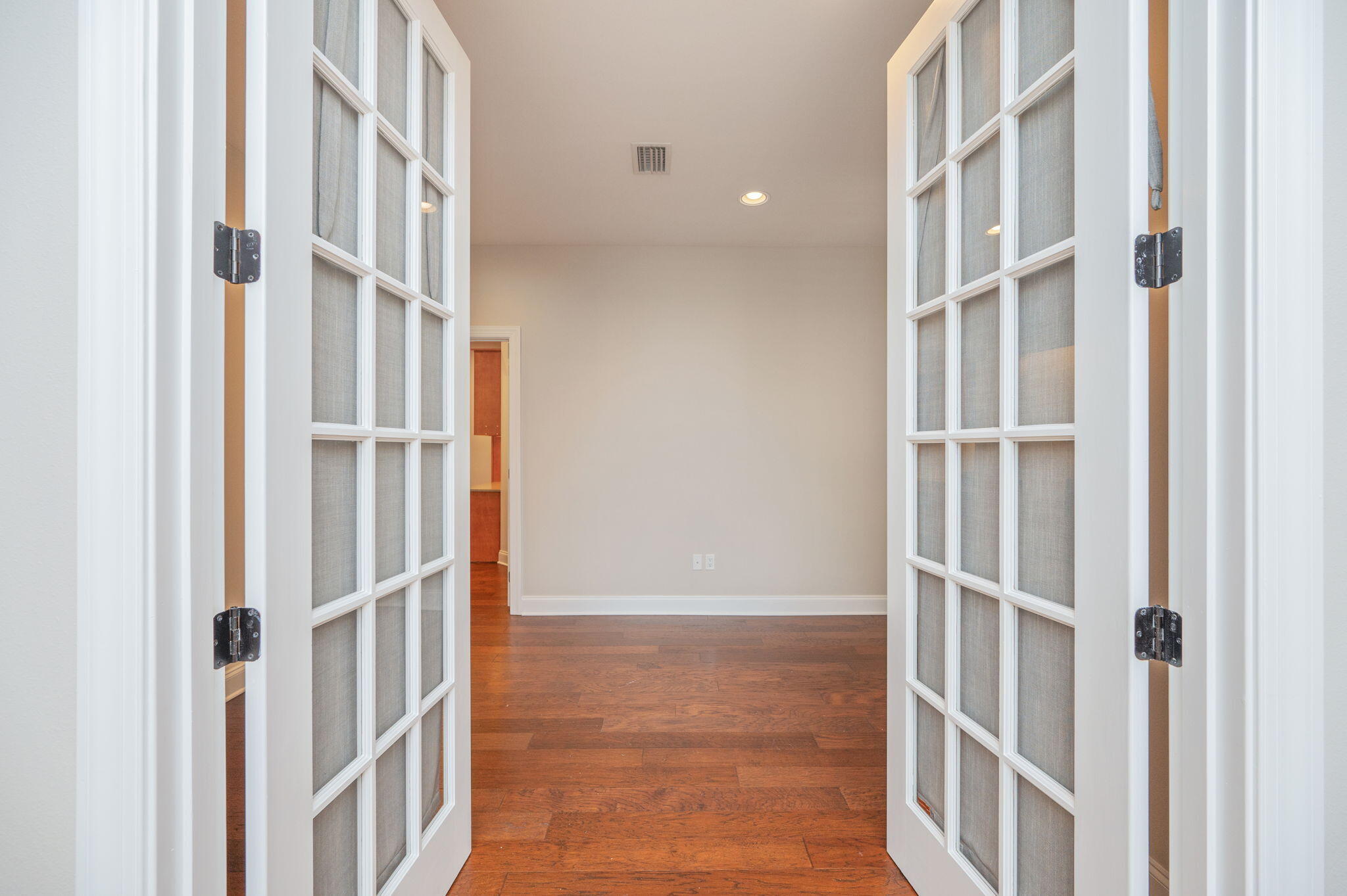 WOODLAND SHORES - Residential