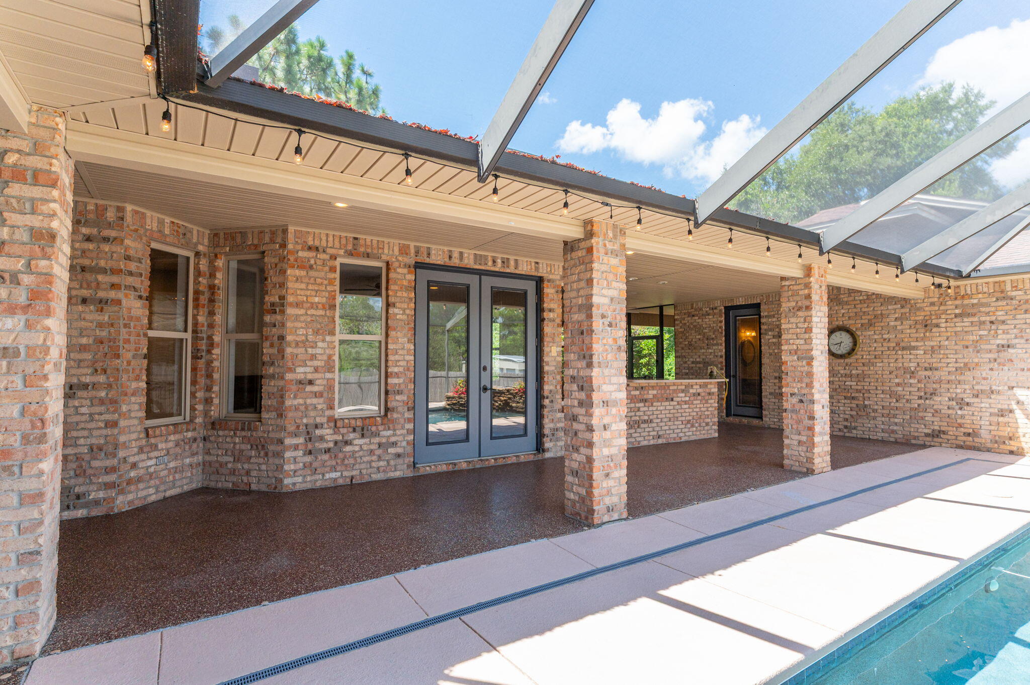 WOODLAND SHORES - Residential