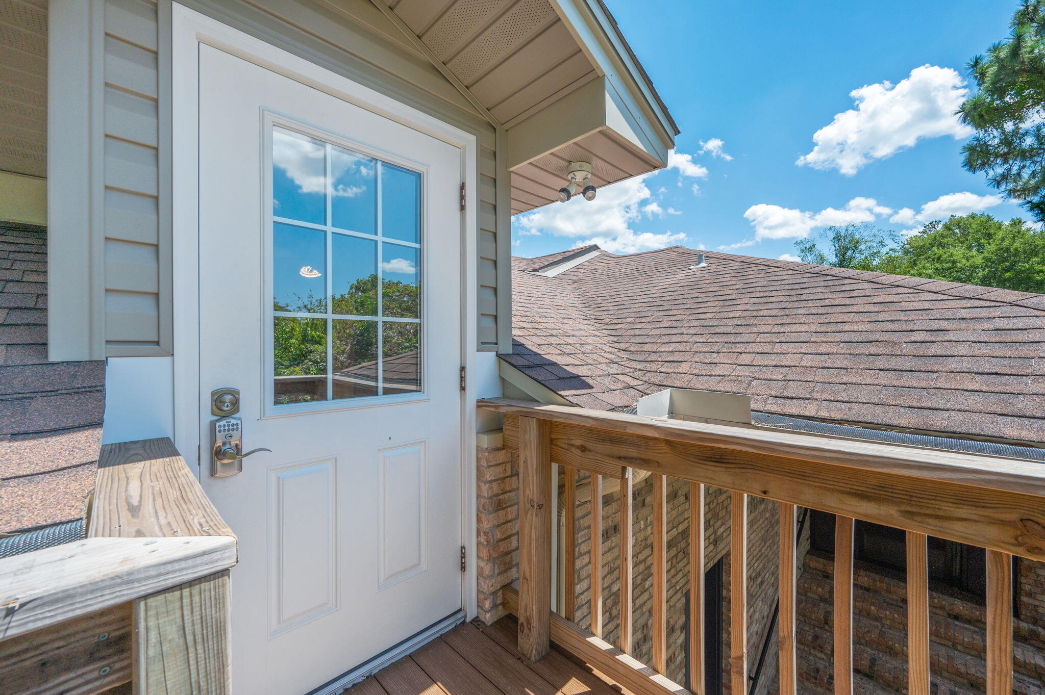 WOODLAND SHORES - Residential