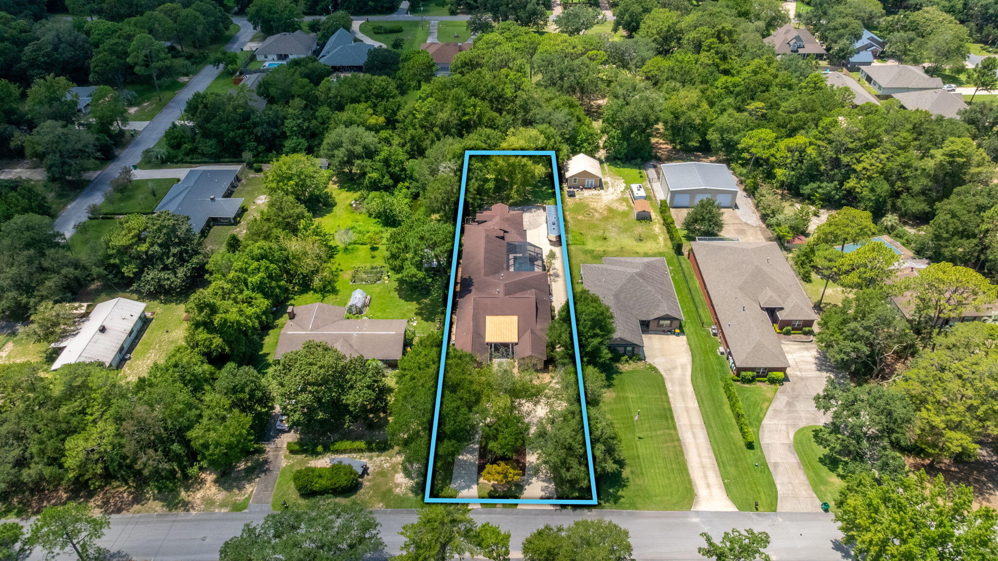 WOODLAND SHORES - Residential