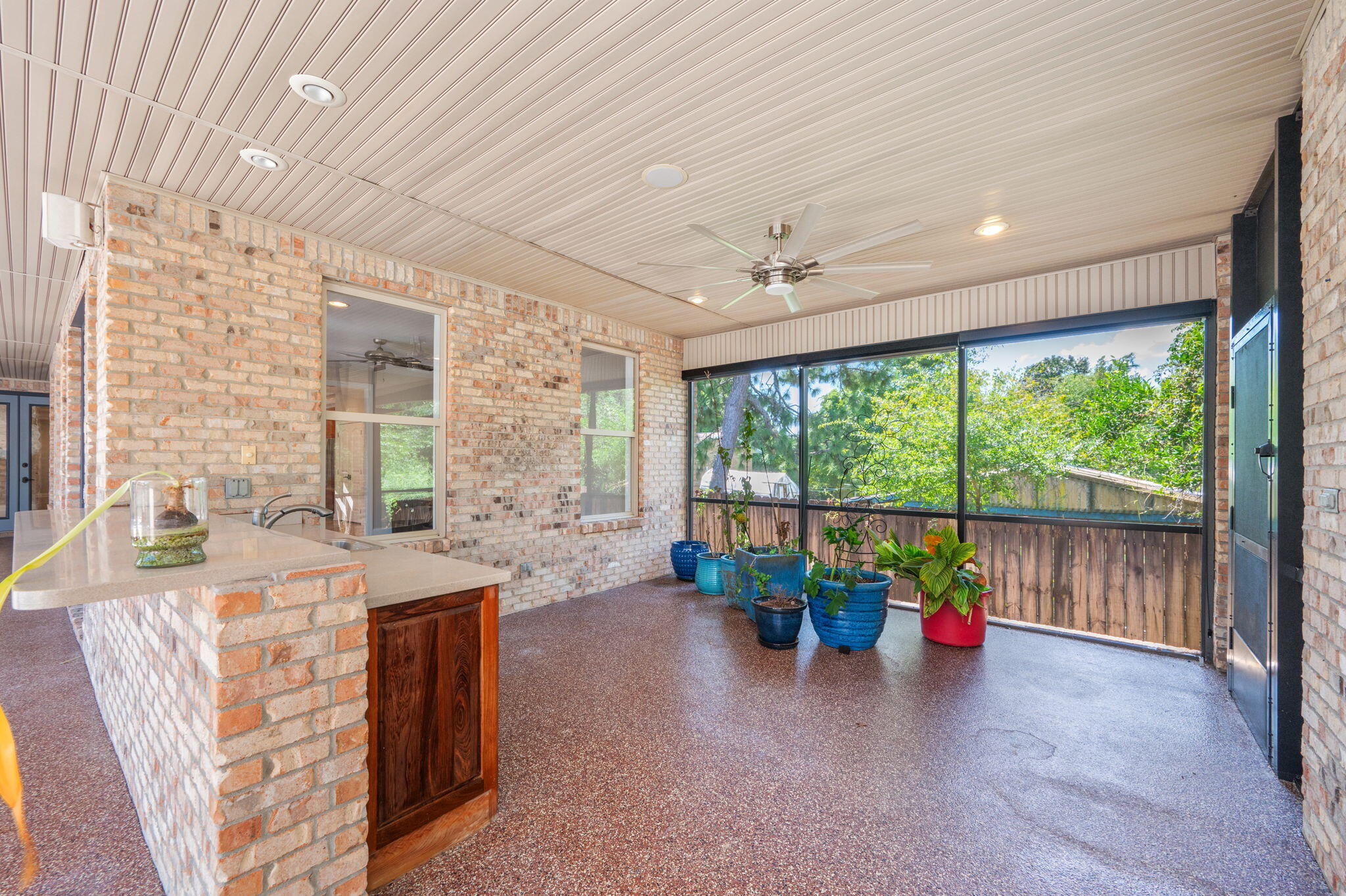 WOODLAND SHORES - Residential