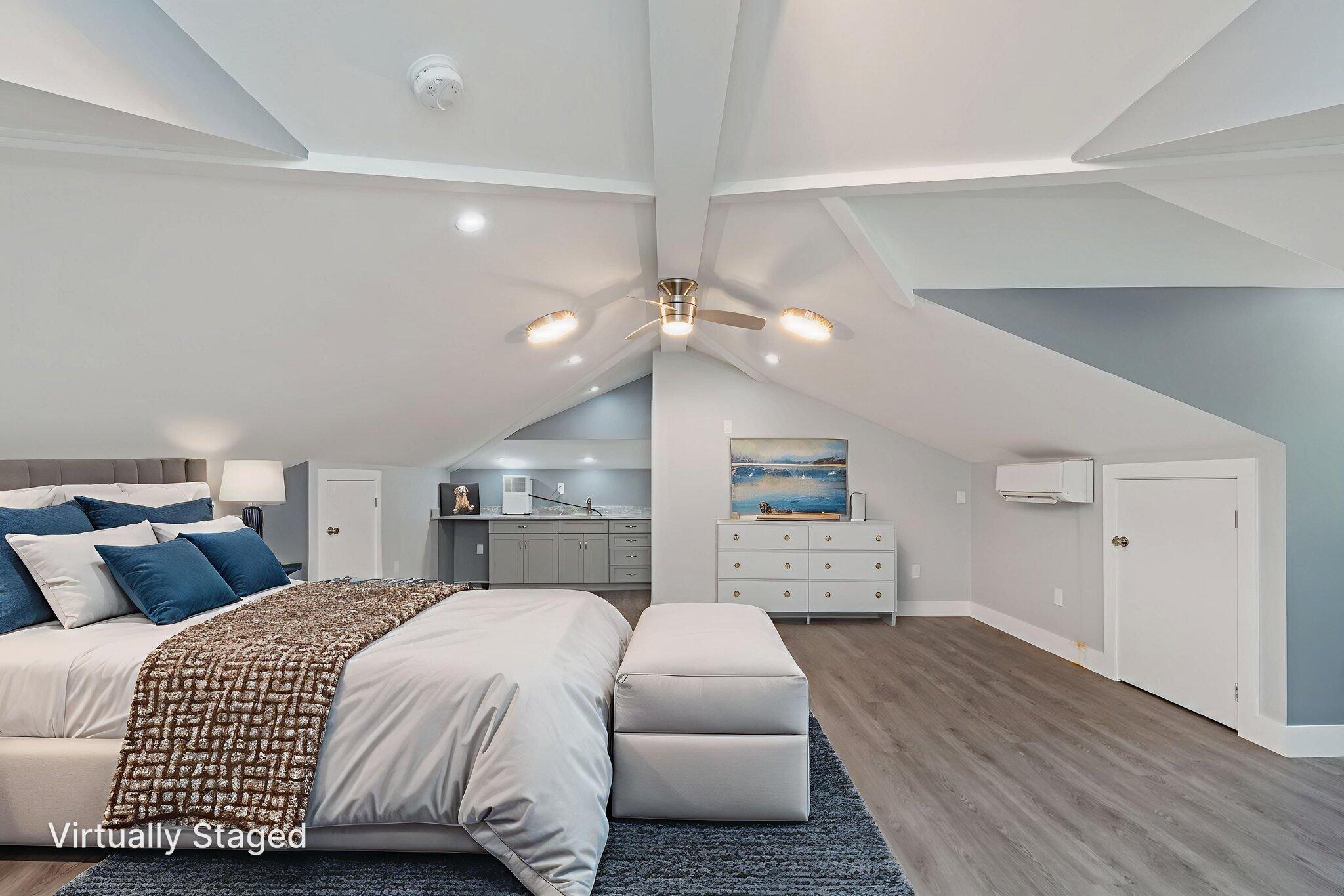 WOODLAND SHORES - Residential