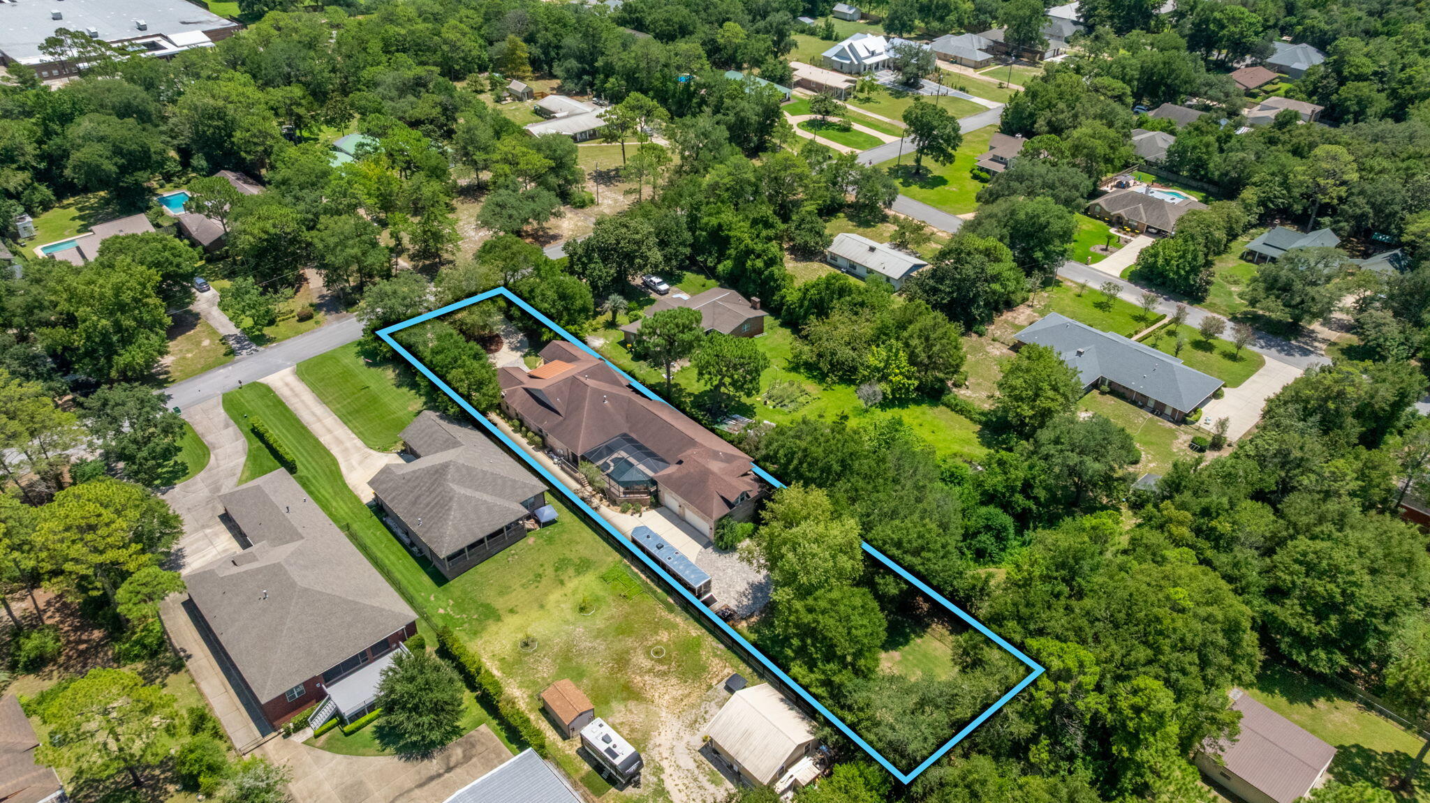 WOODLAND SHORES - Residential