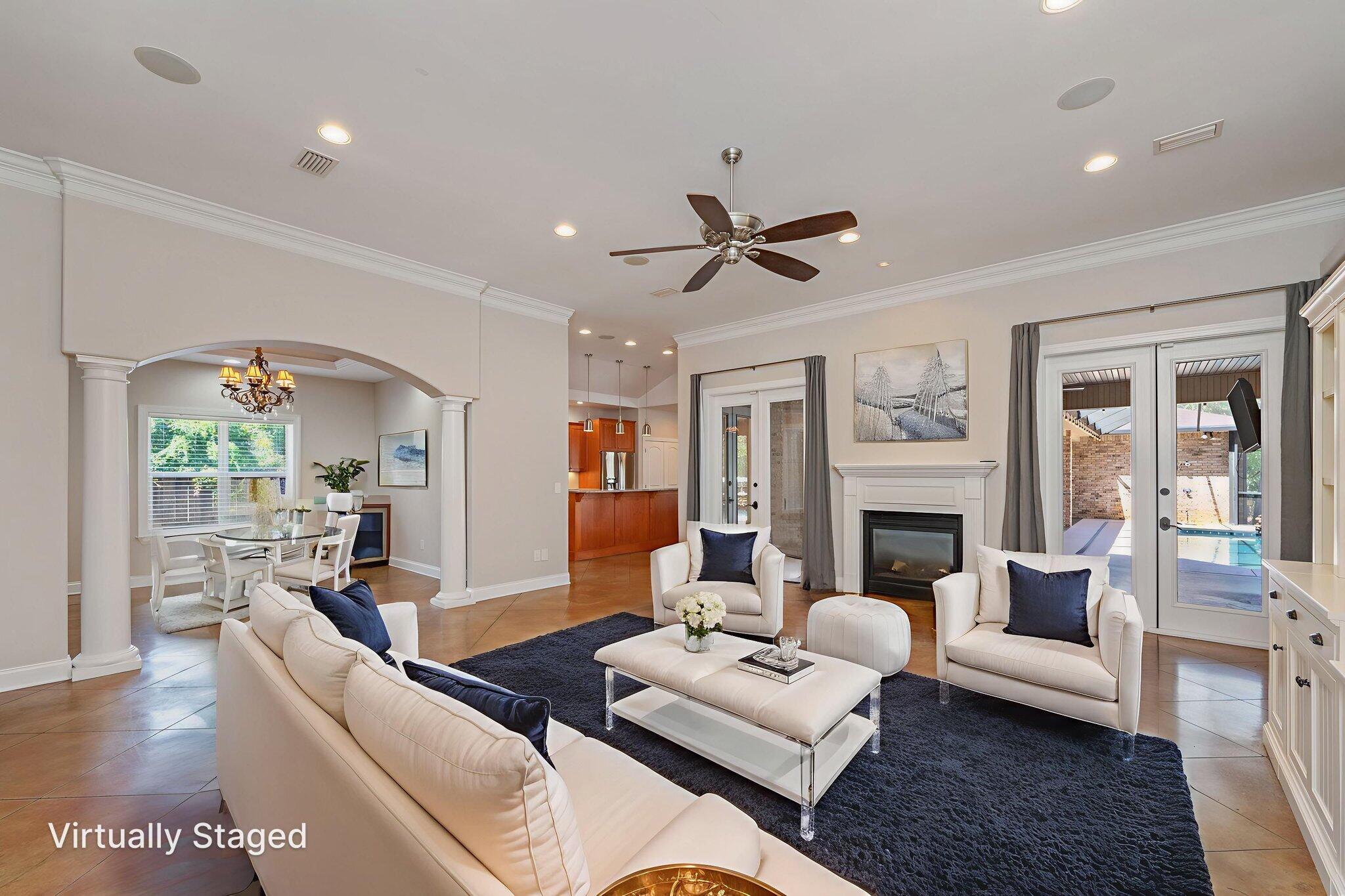 WOODLAND SHORES - Residential