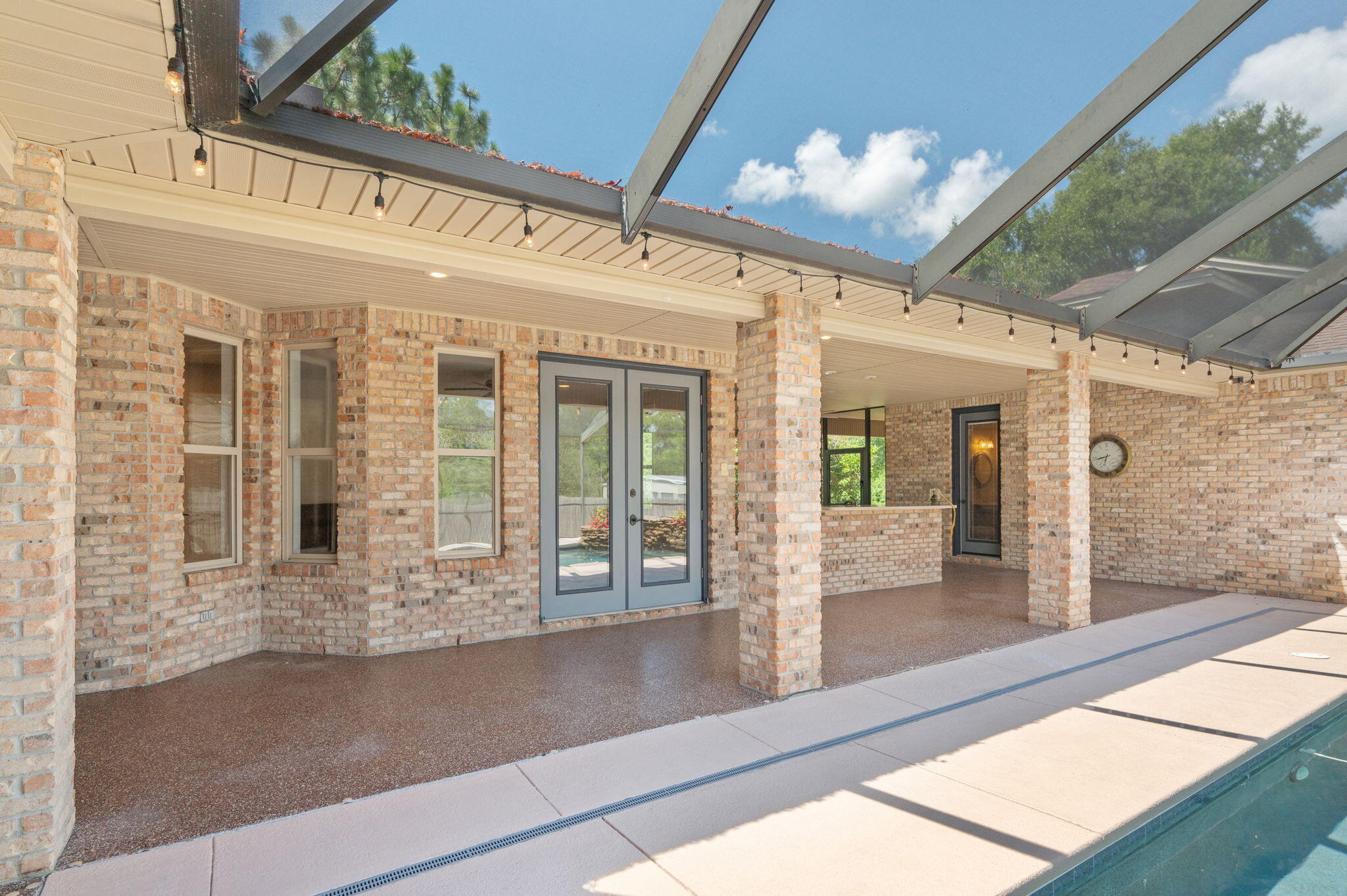 WOODLAND SHORES - Residential