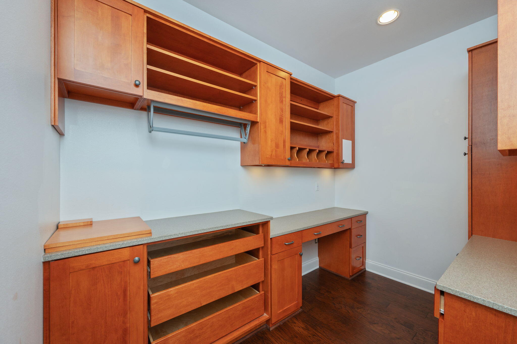 WOODLAND SHORES - Residential