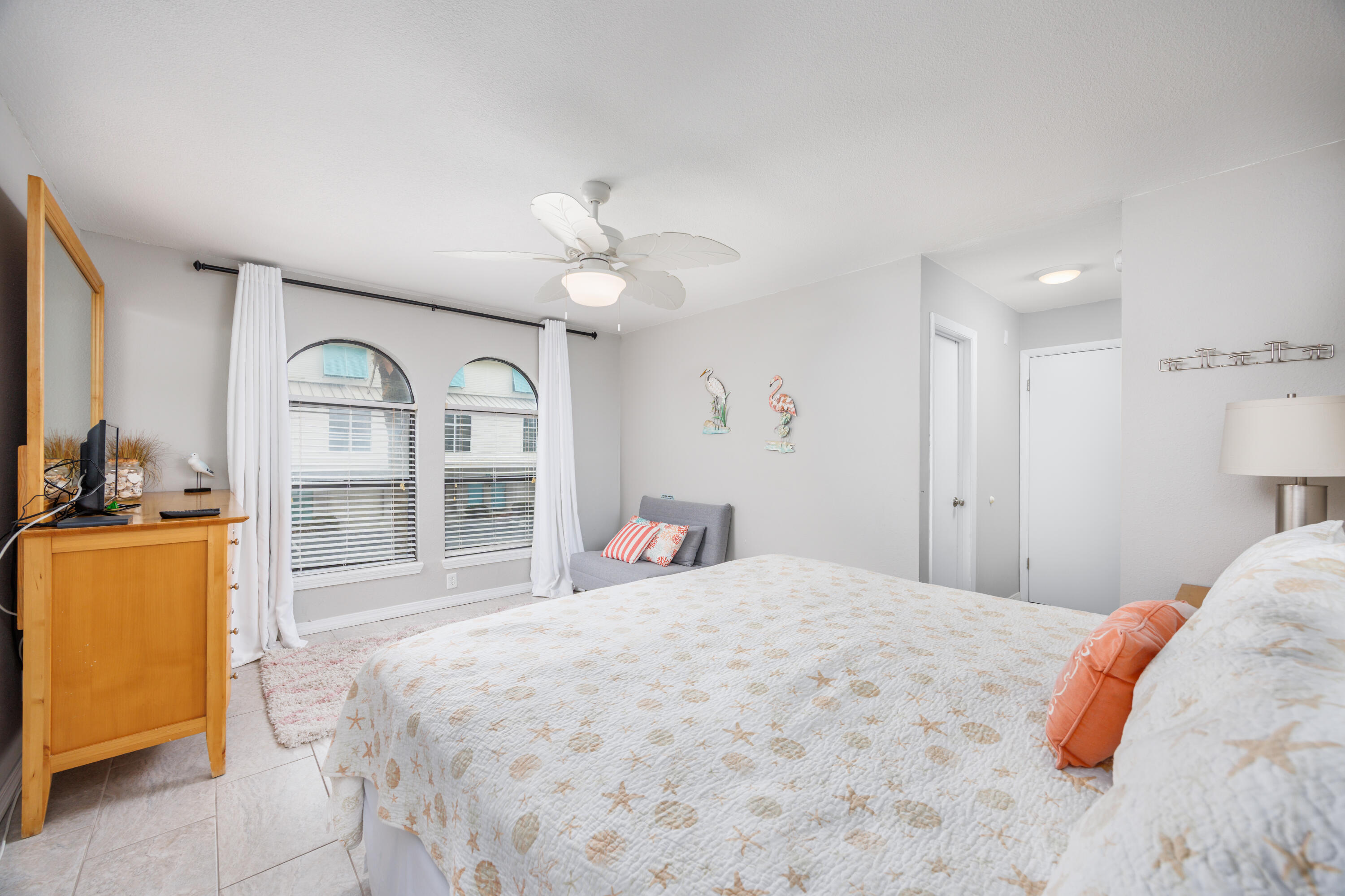 BEACHVIEW CONDOMINIUM - Residential