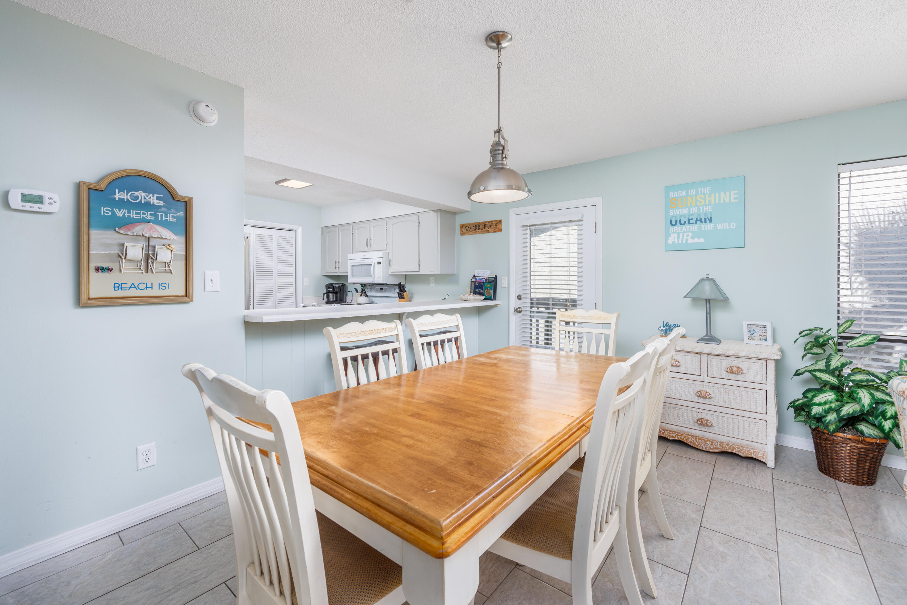 BEACHVIEW CONDOMINIUM - Residential