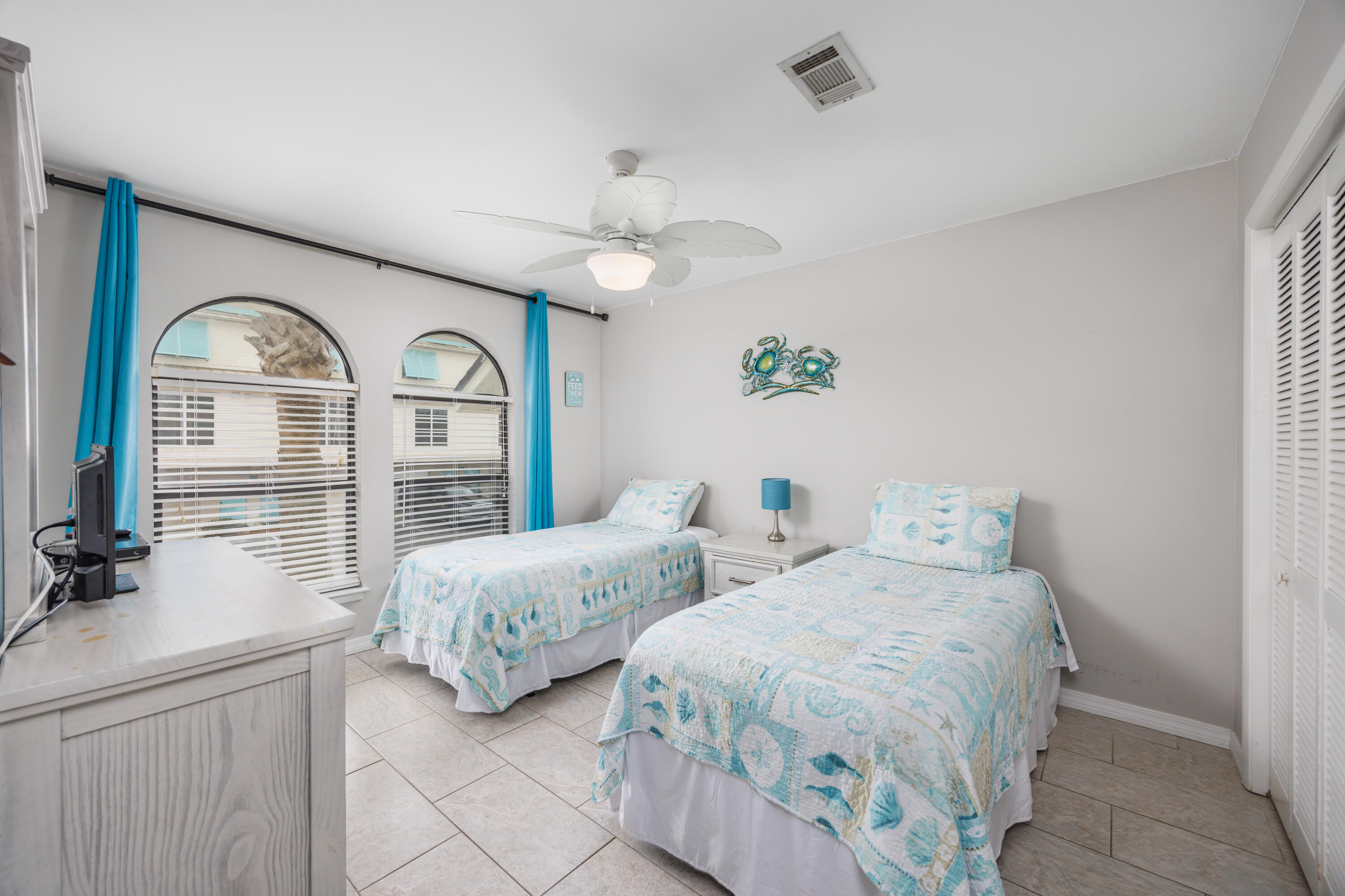 BEACHVIEW CONDOMINIUM - Residential