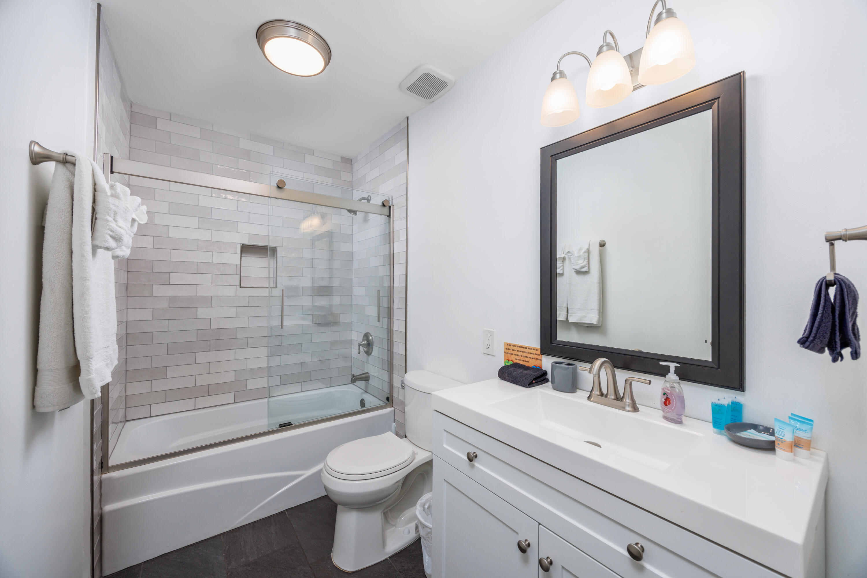 BEACHVIEW CONDOMINIUM - Residential